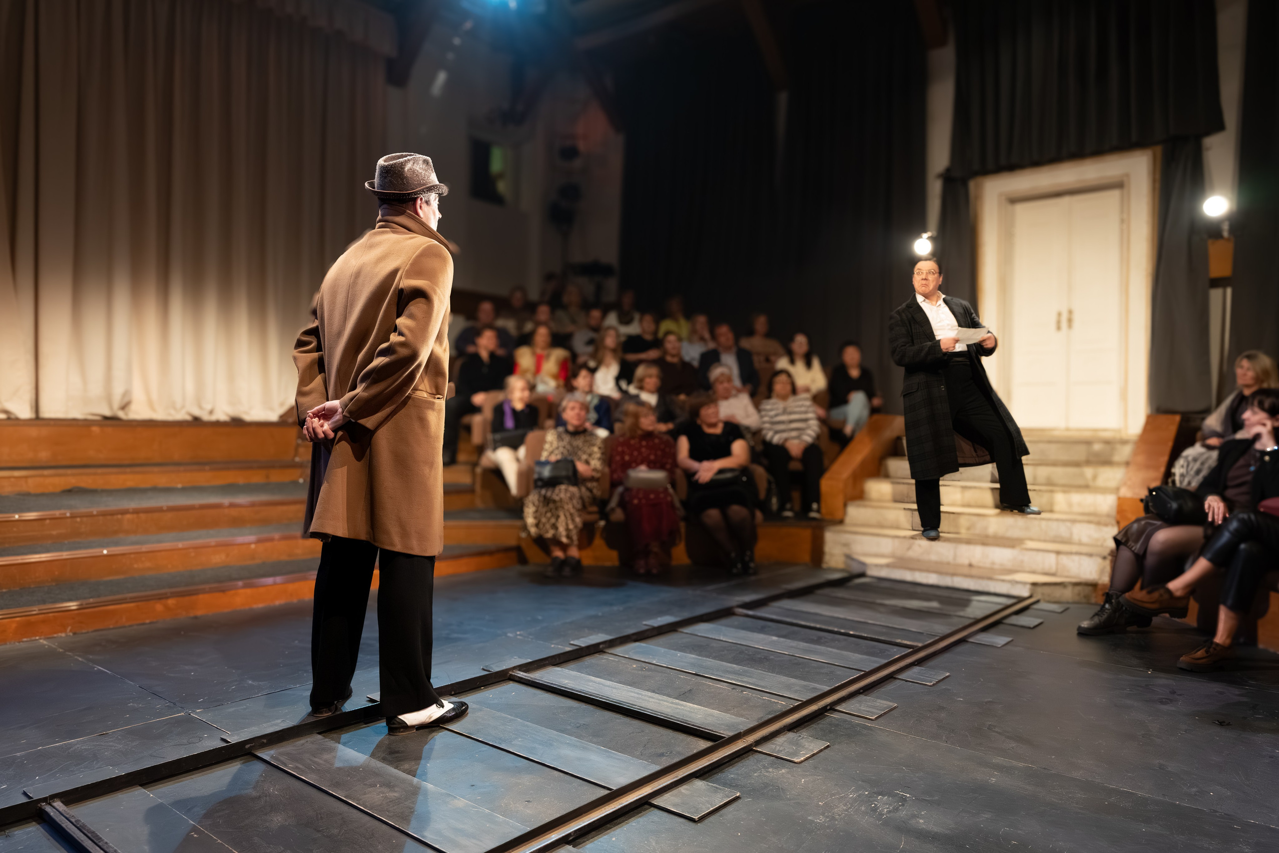 Театр Сфера: Гнездо перелётных птиц (100-й спекталь). Сайт фотографа Сергея Абрамова