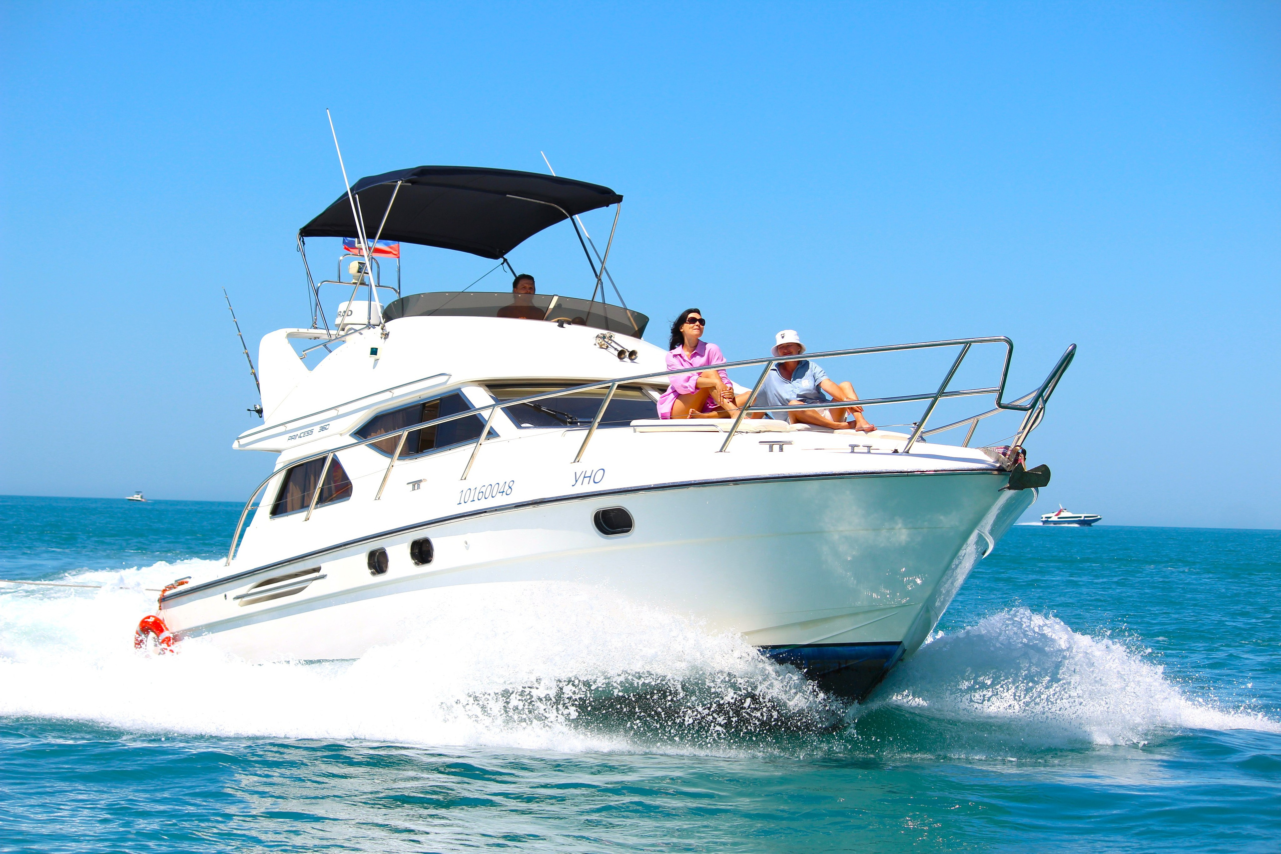 Яхта Уно Аренда Яхты в Сочи Яхтанаморе YACHTNAMORE YACHTANAMORE