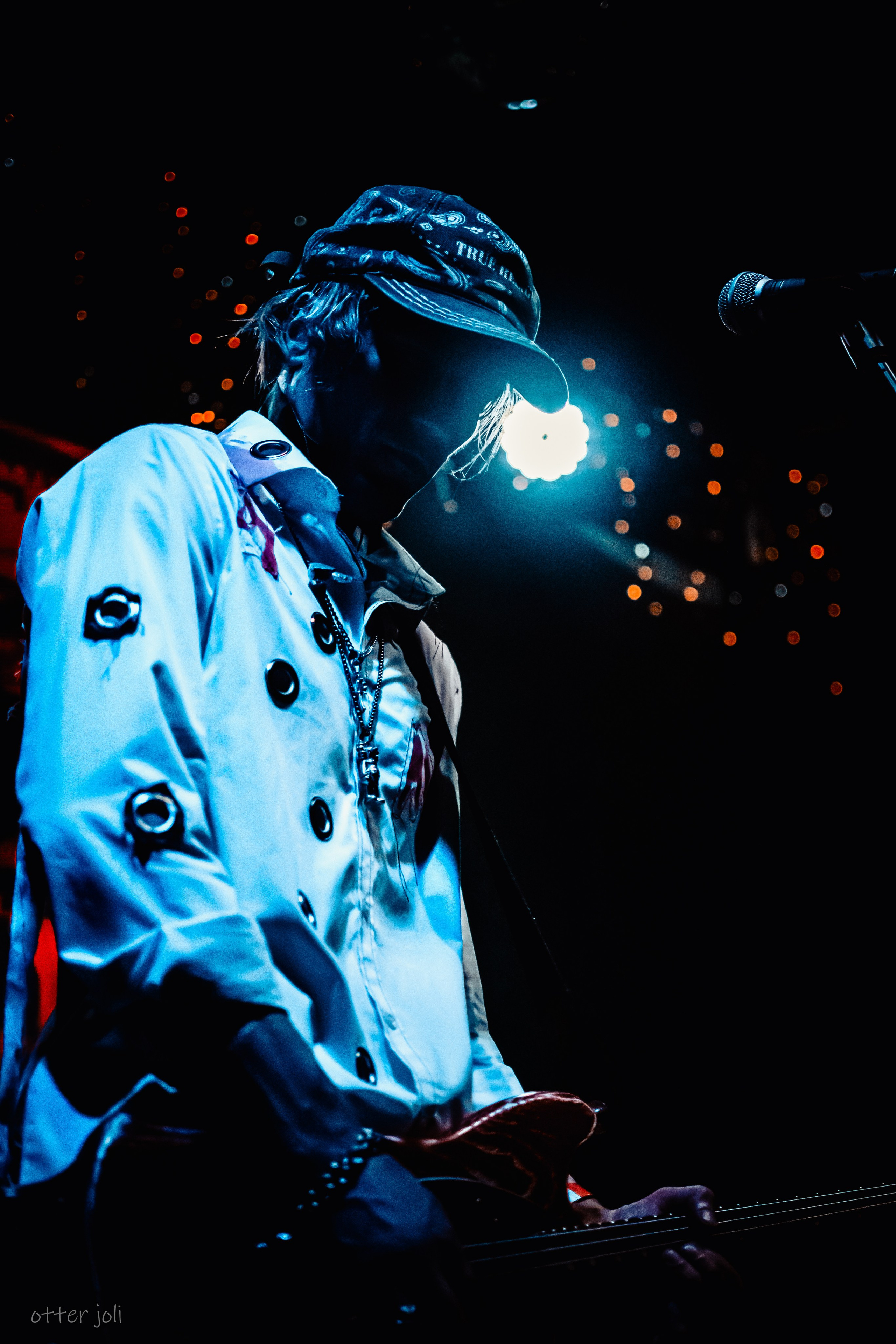 Anzhela Vopit | 16 Тонн Арбат. Концертный репортёр Валерия Сафина