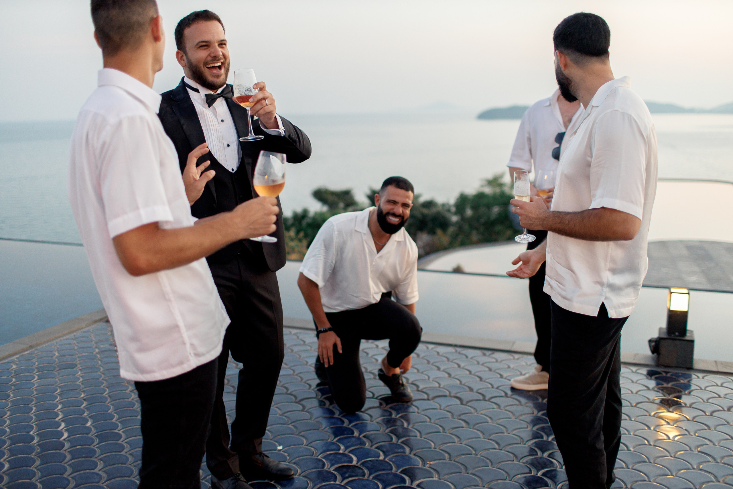 Свадьба с гостями на Пхукете. Фотограф на Пхукете в Таиланде