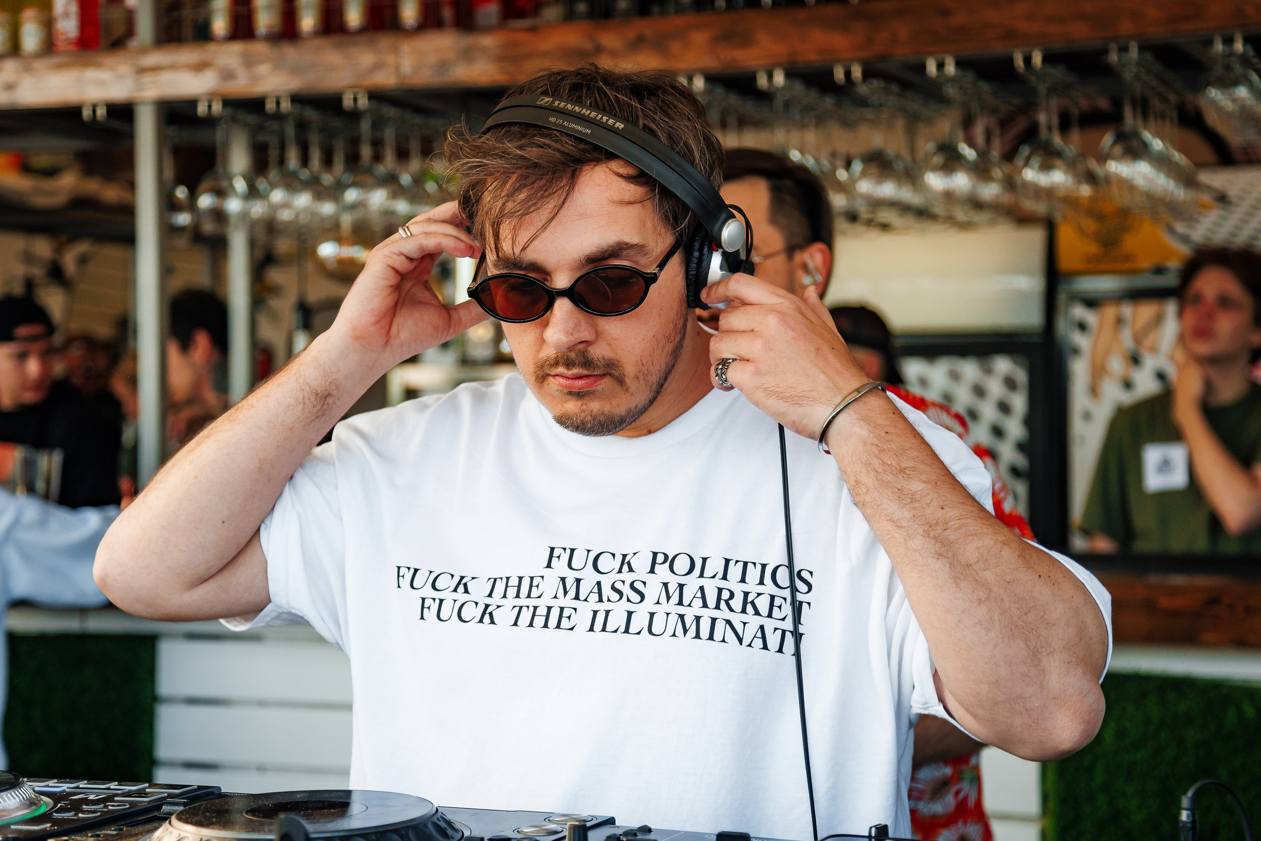 Открытие сезона в HUNGRY BIRD_Симеиз_Крым_14.06.2025. Аминов Руслан | Фотограф