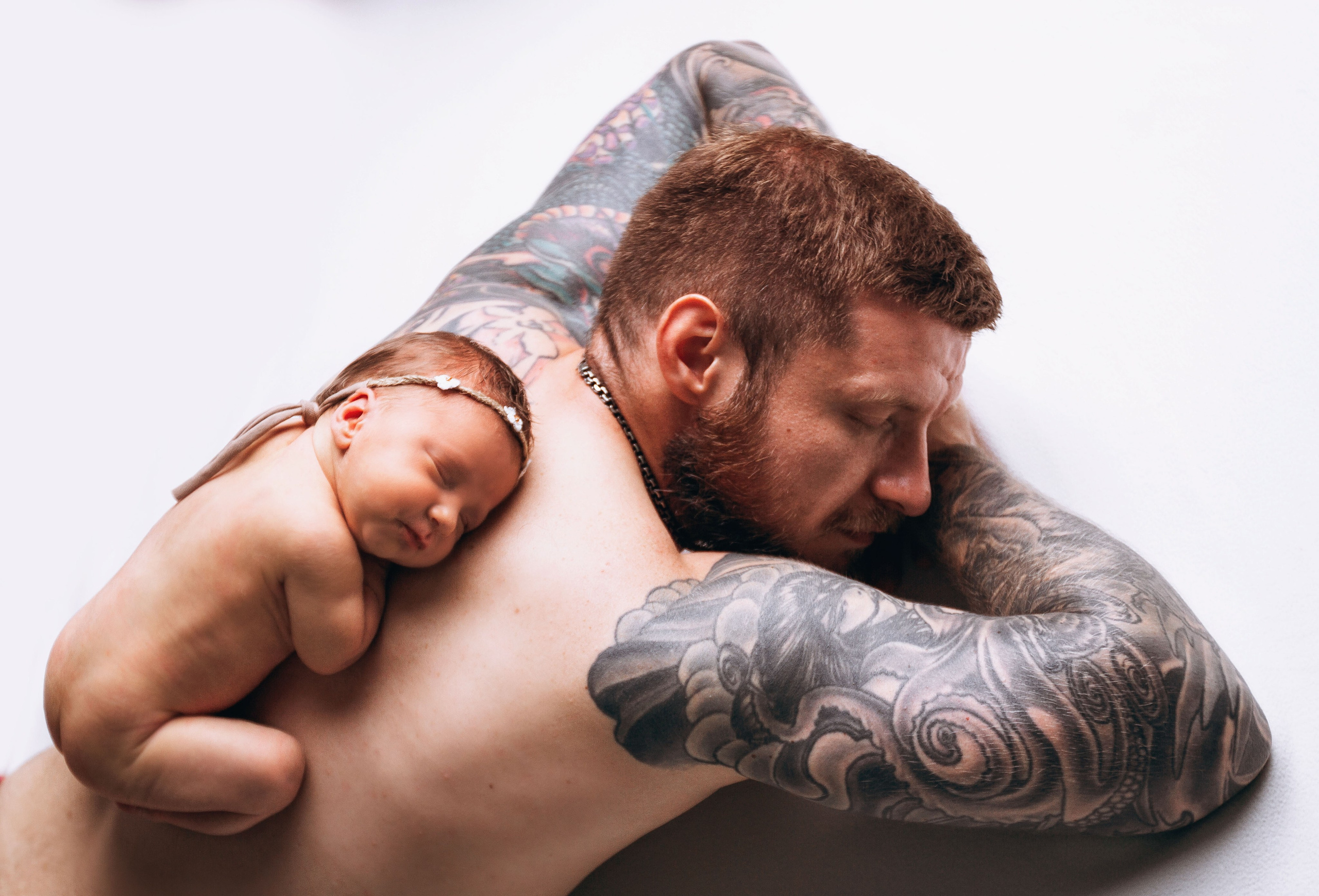 Папа и дочка съемка новорожденного