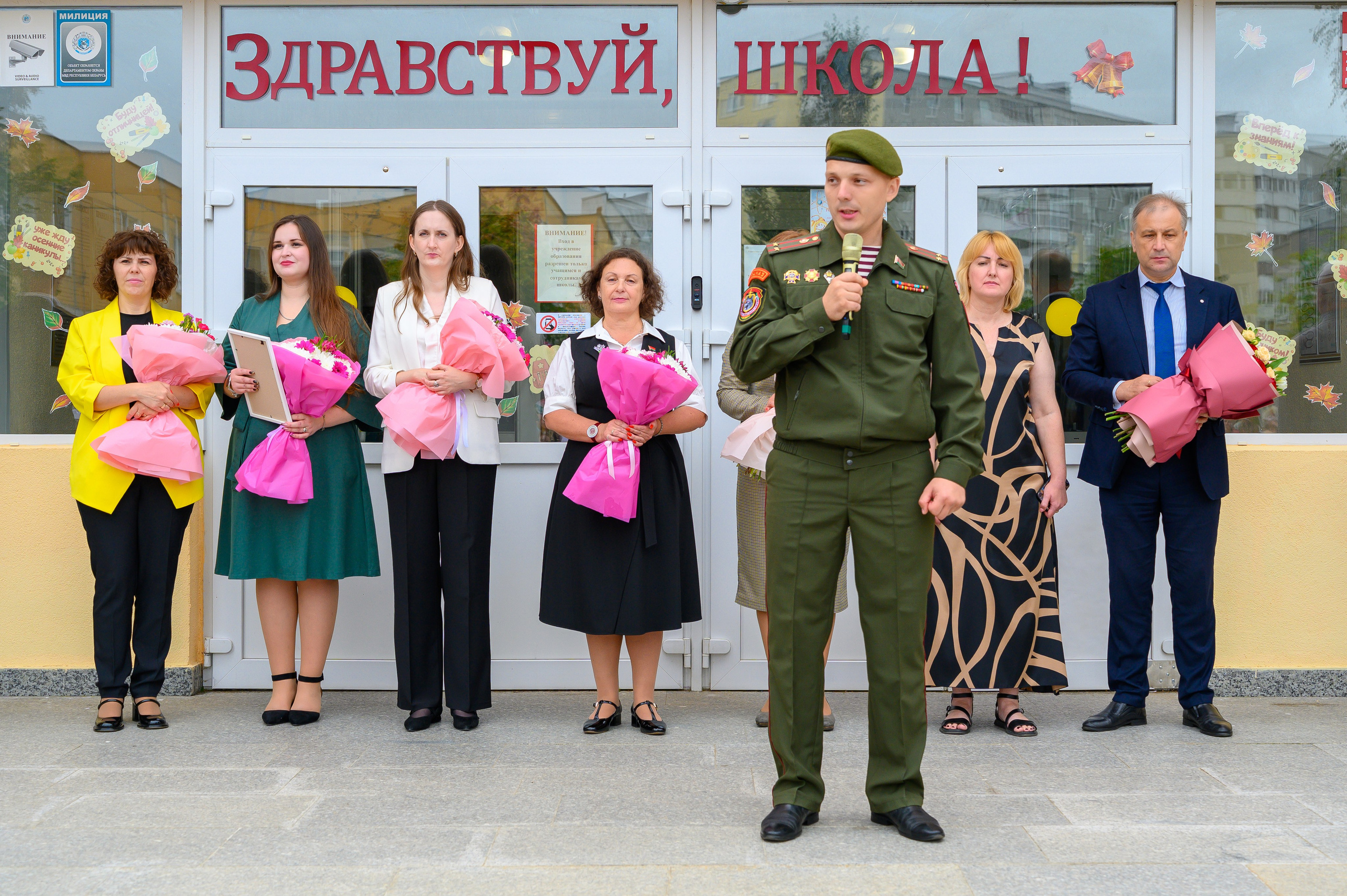 Вот звучит первый звонок, перед этим долгое приготовление к новому этапу в жизни, Яромир идет в школу. Фотоуслуги, услуги фотографа, фотографирование важных событий