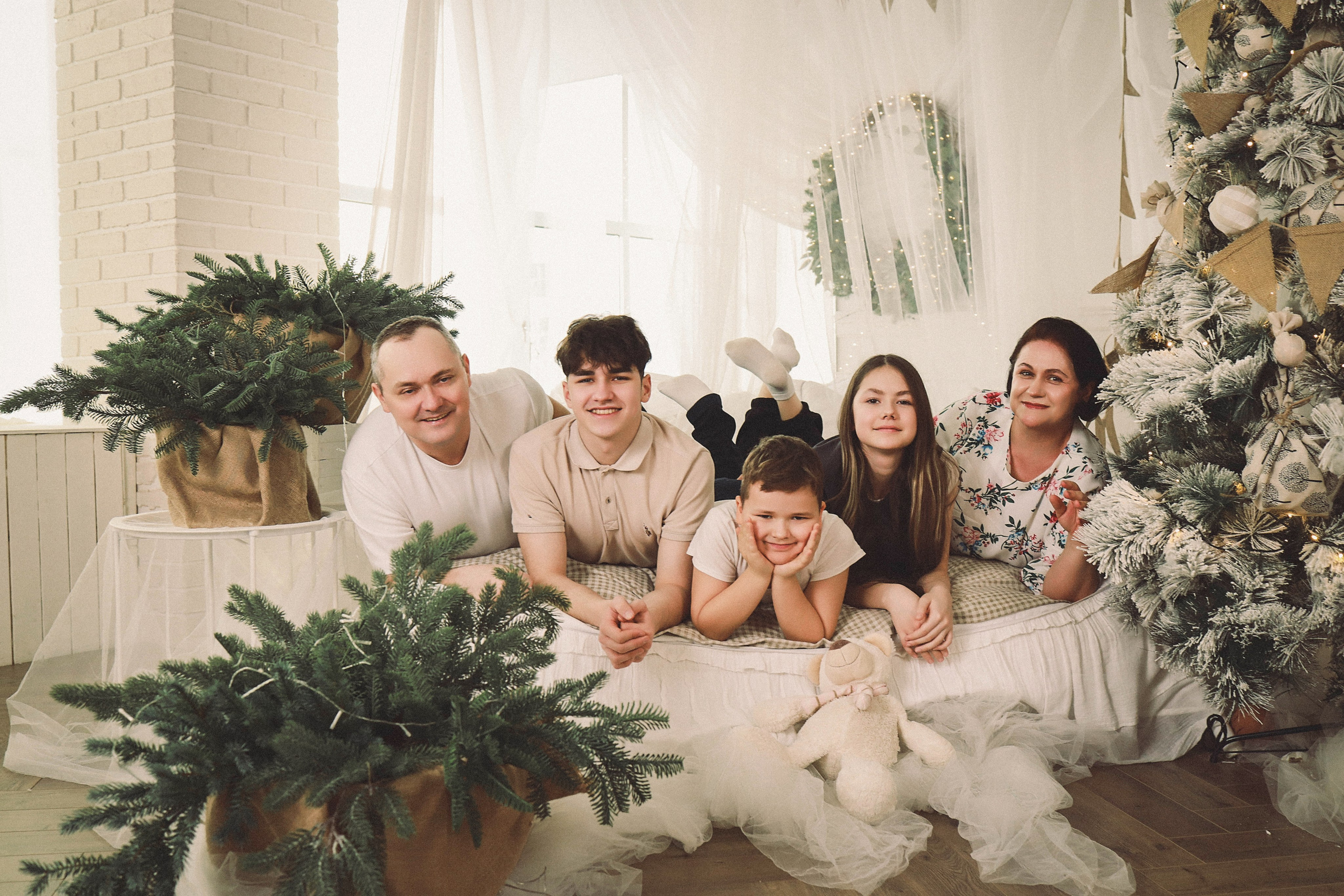 Семейная новогодняя фотосессия. Студия Сканди. Иванова Ирина Свадебный и семейный фотограф г. Уфа