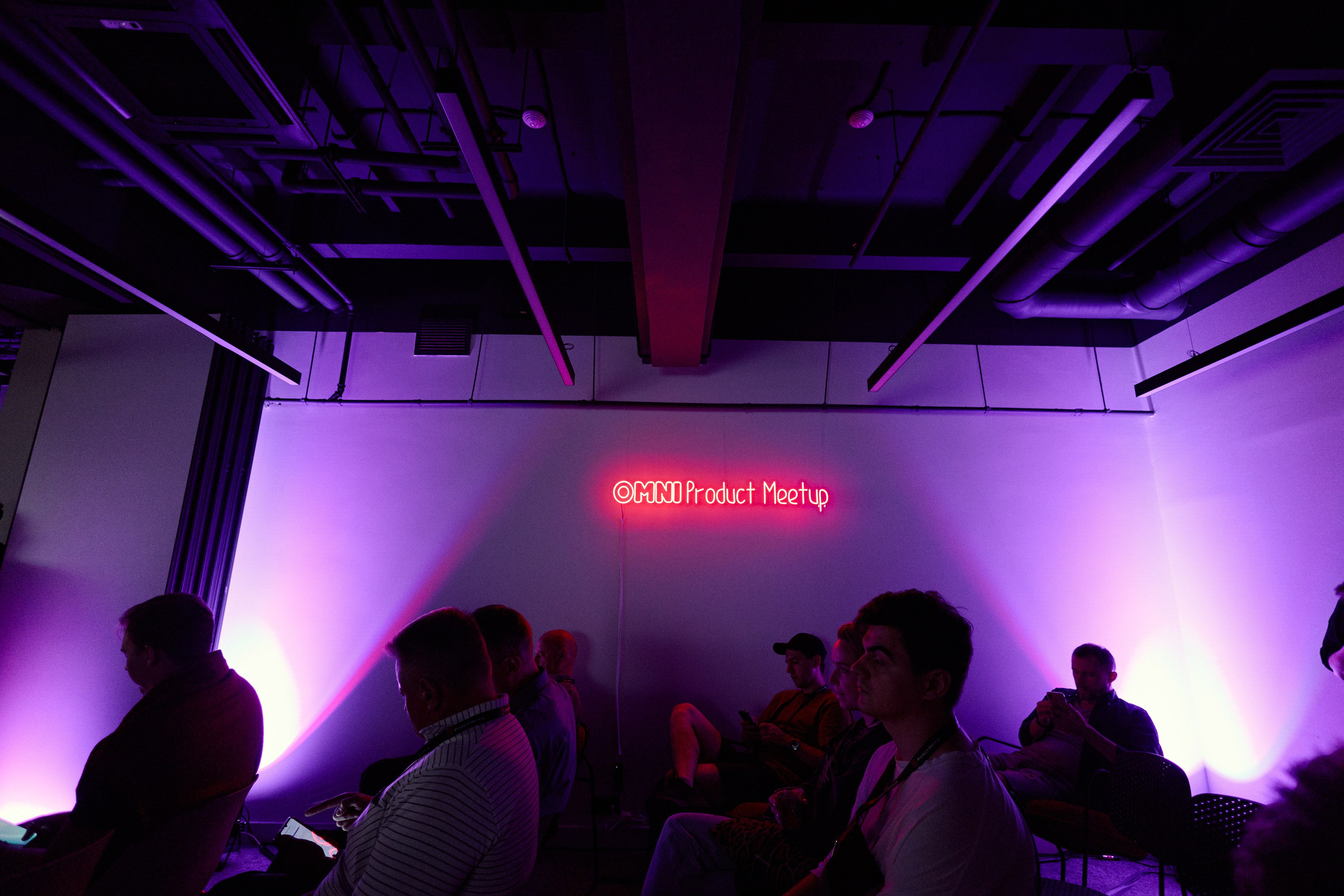 Магнит OMNI meetup. Контентный и репортажный фотограф Виталий Кулешов | Москва