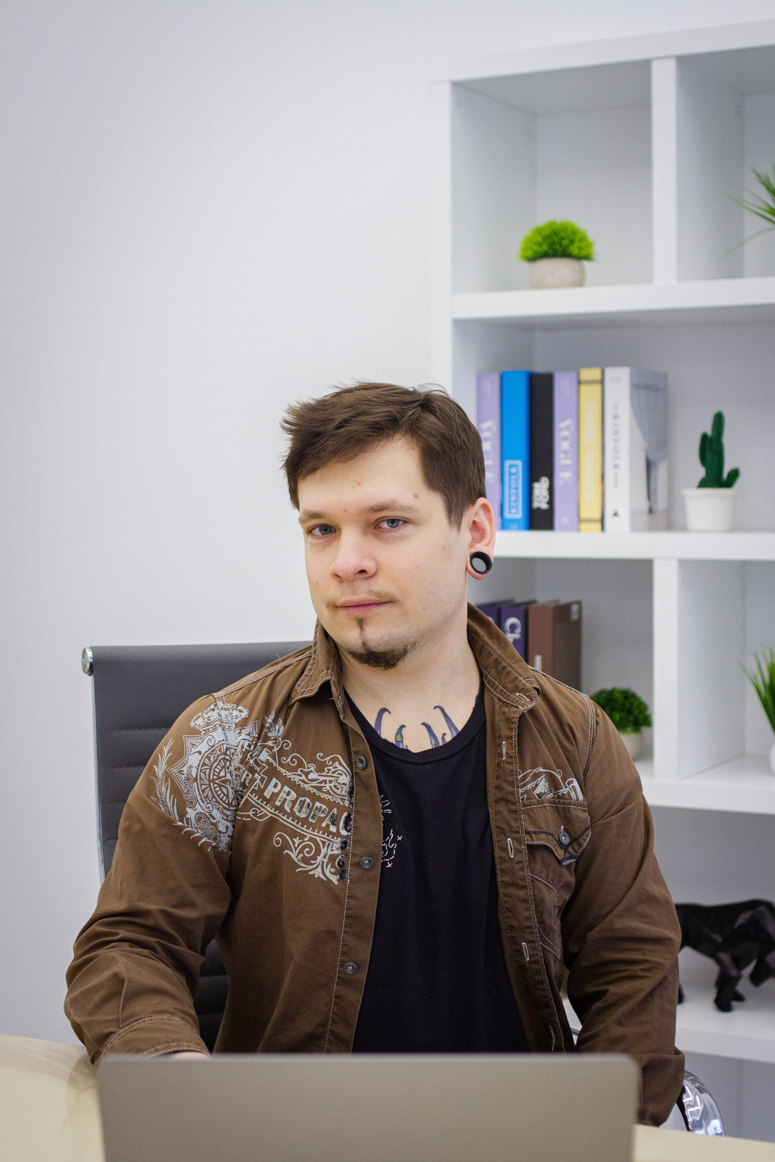 Владислав. Главная