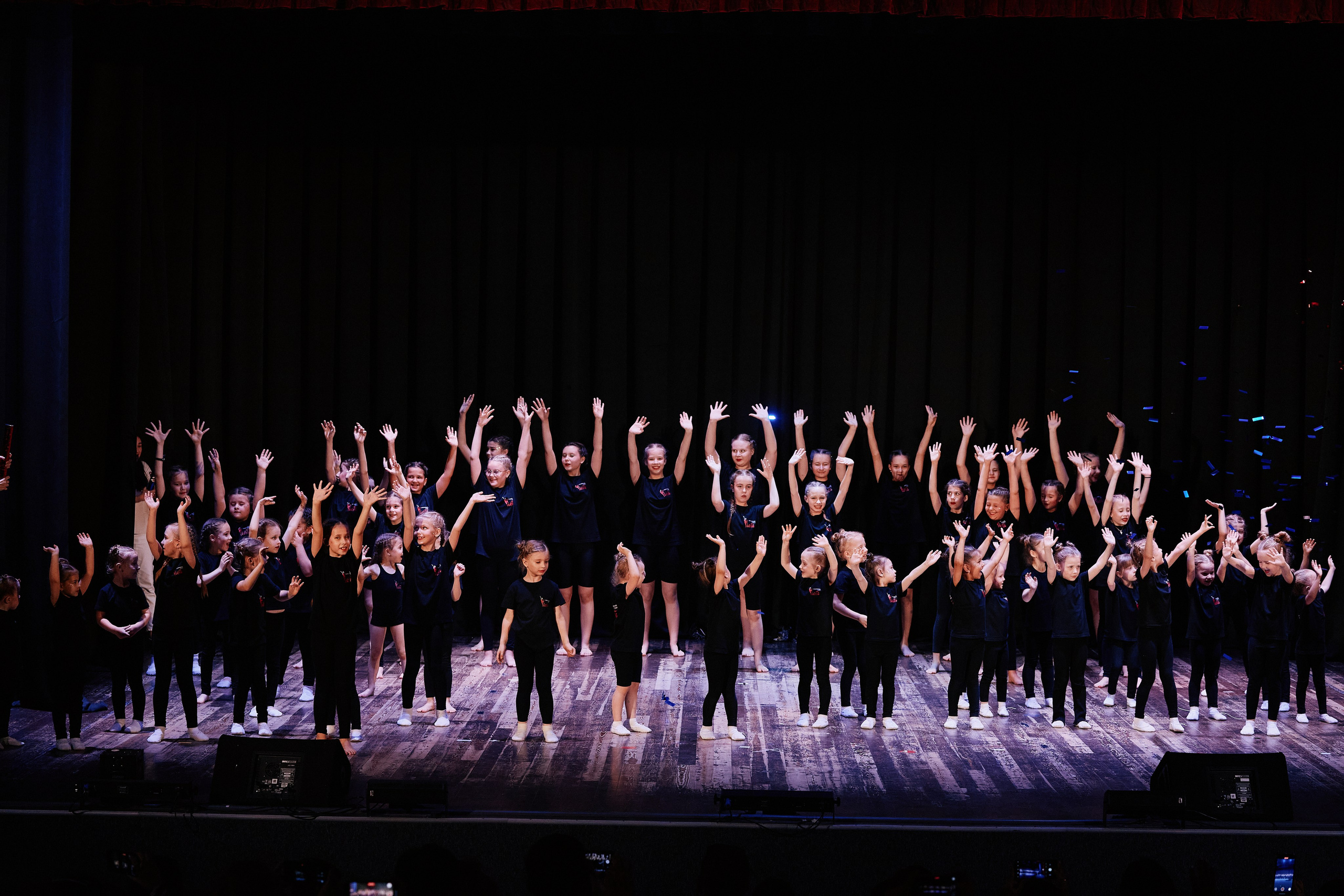 Концерт танцевальной студии Фиеста 08.06. Свадебный репортажный фотограф краснодар максим дремов дрёмов фотосессия студия цена