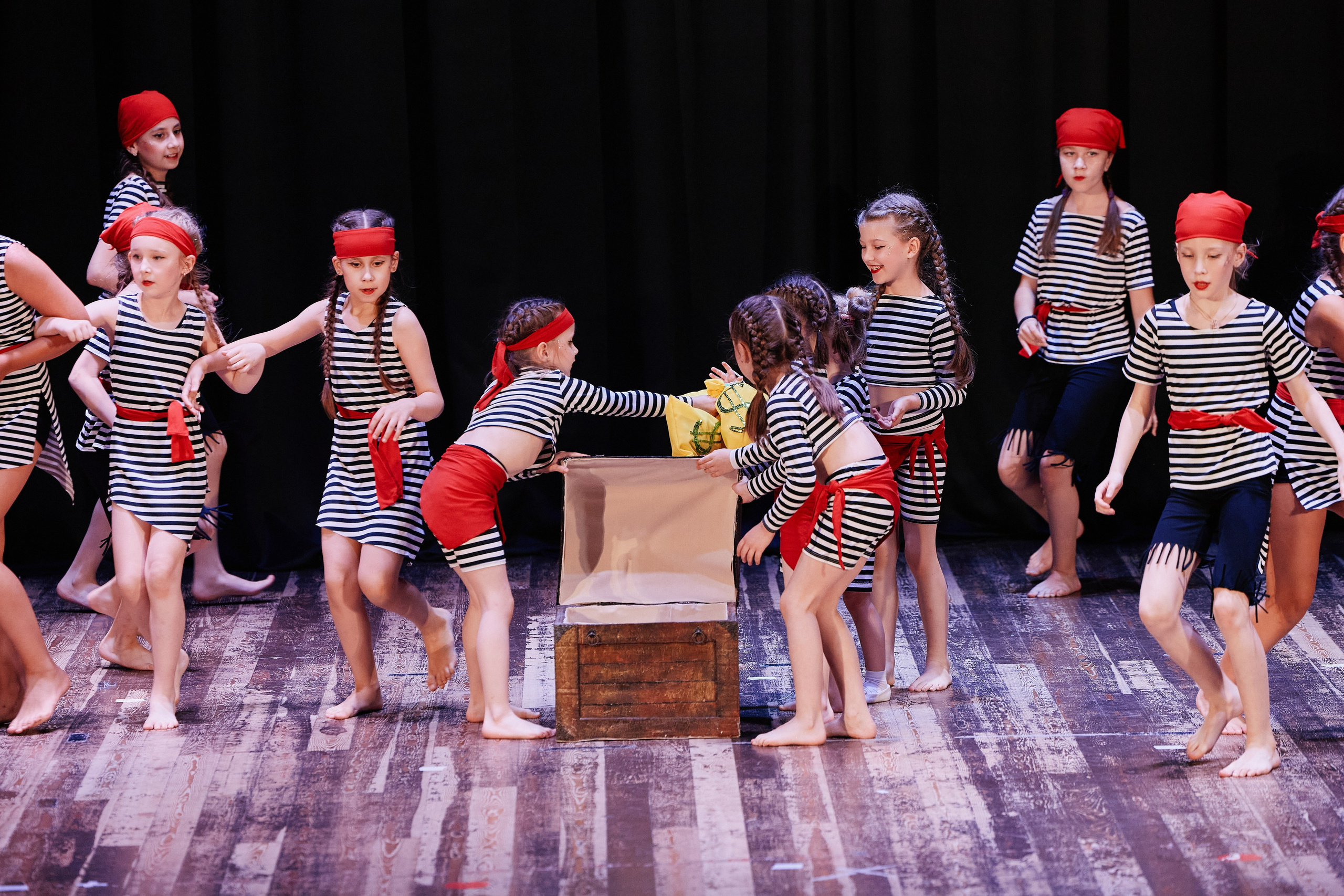 Концерт танцевальной студии Фиеста 08.06. Свадебный репортажный фотограф краснодар максим дремов дрёмов фотосессия студия цена