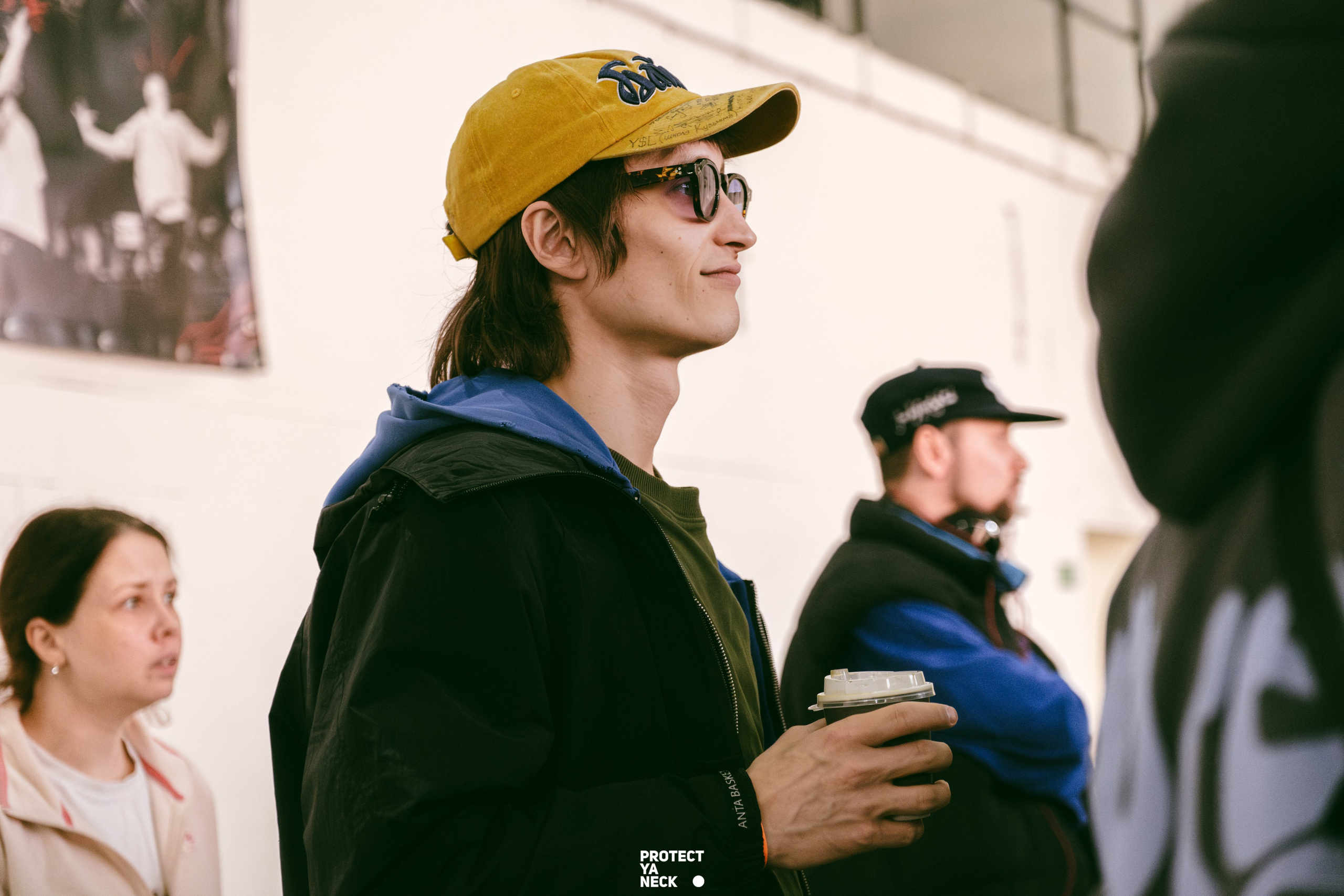 PROTECT YA NECK 22/03 (@youlovebu). Соня бу тебя сфоткала