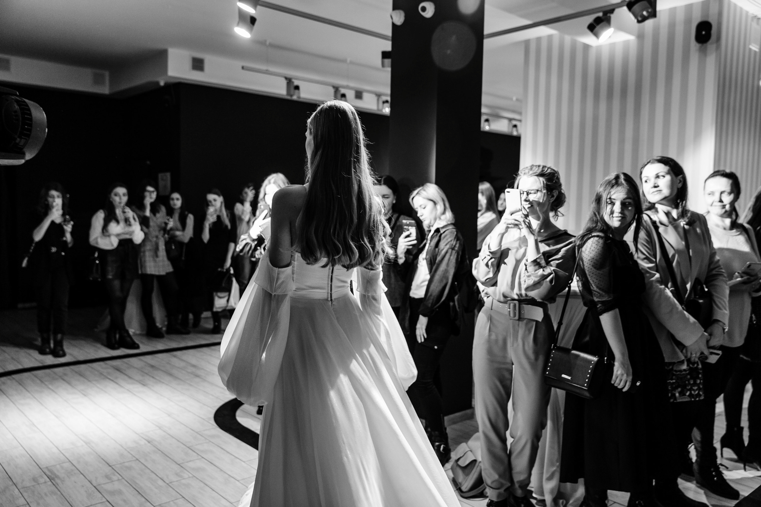 Показ свадебные платья москва. Антон Прокопенков Свадебный Фотограф +7(916) 013-35-12