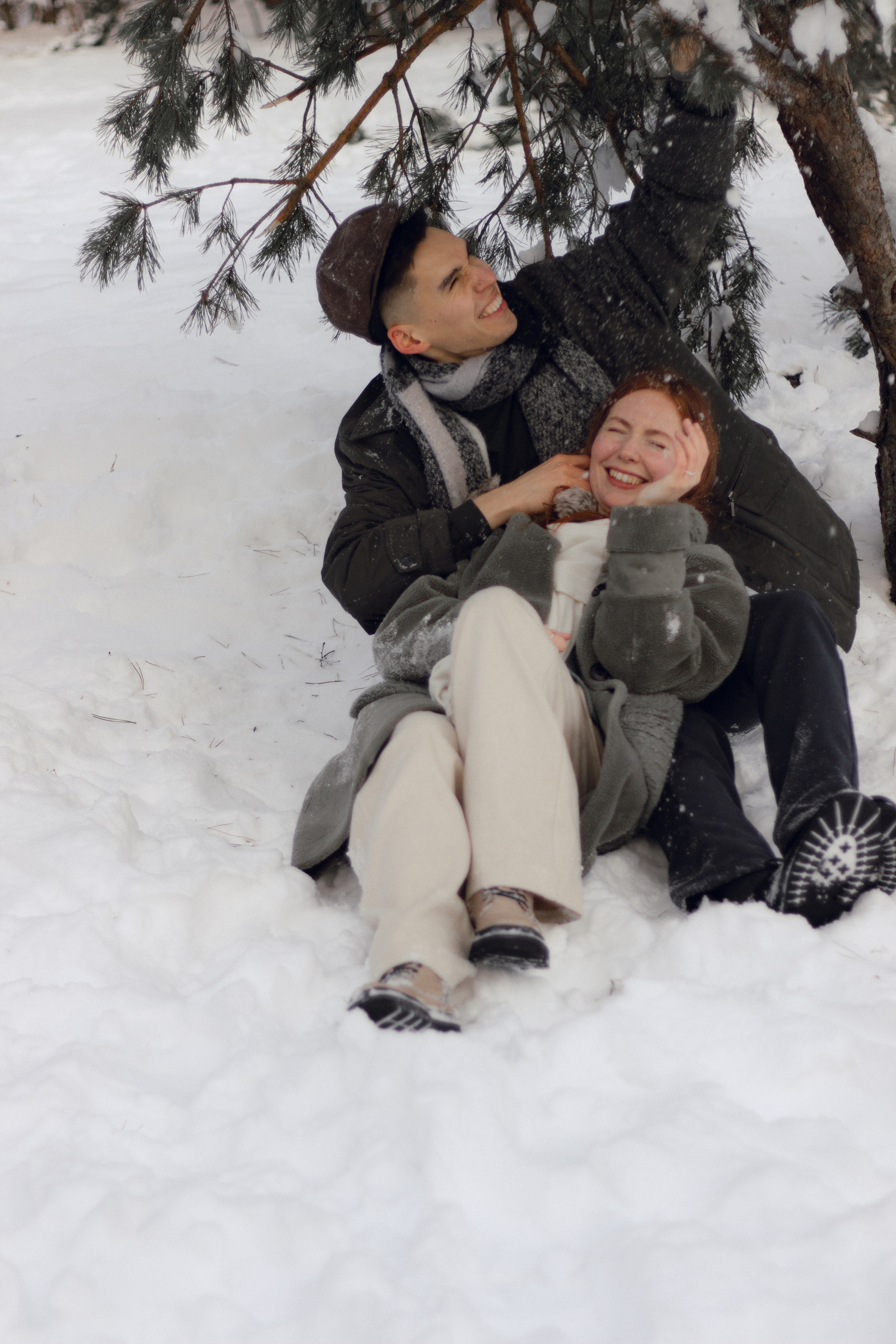 Фотосессия lovestory в снежном лесу в Калининграде. Портретный фотограф в Калининграде Рита Холодова