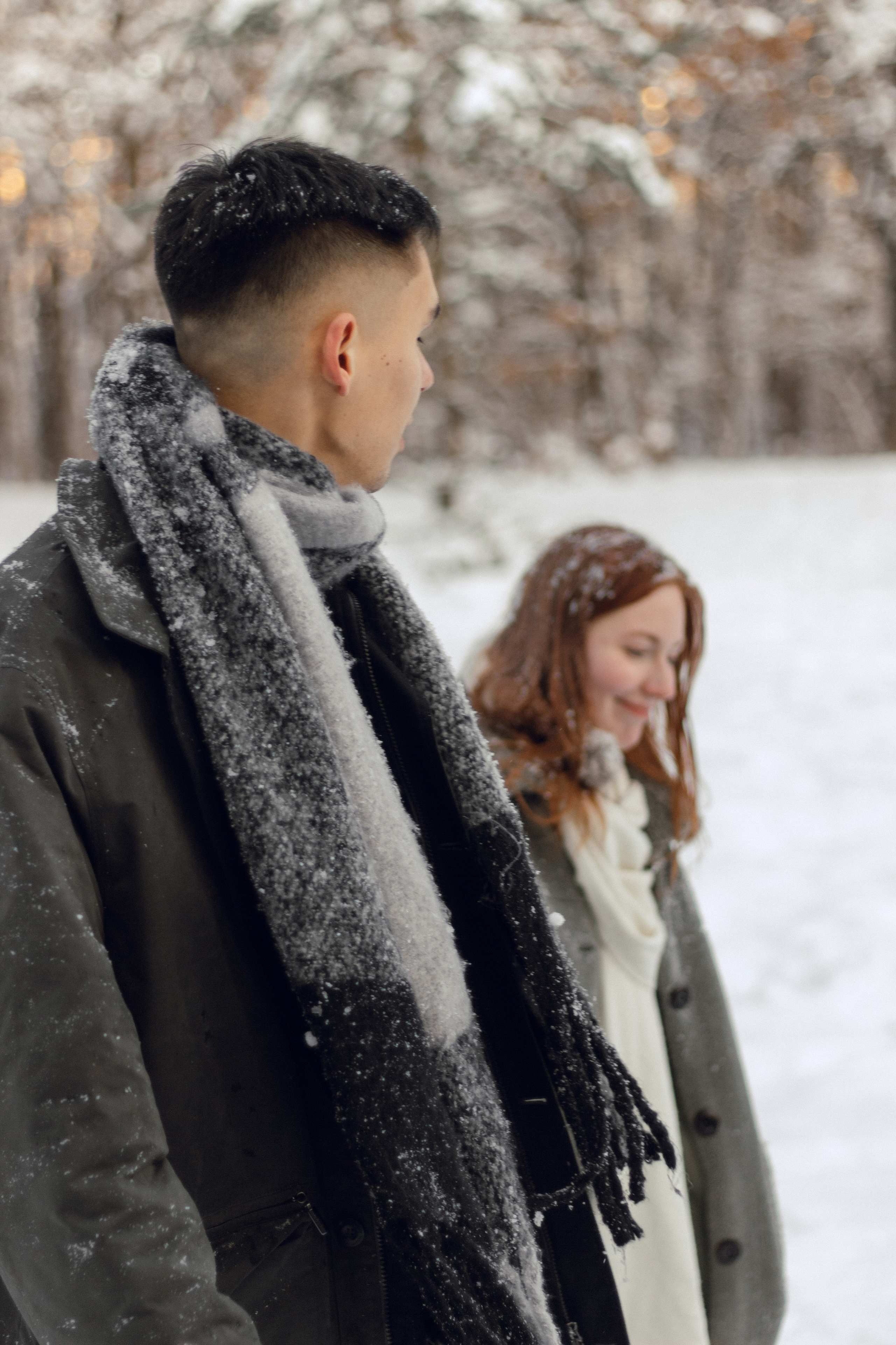 Фотосессия lovestory в снежном лесу в Калининграде. Портретный фотограф в Калининграде Рита Холодова