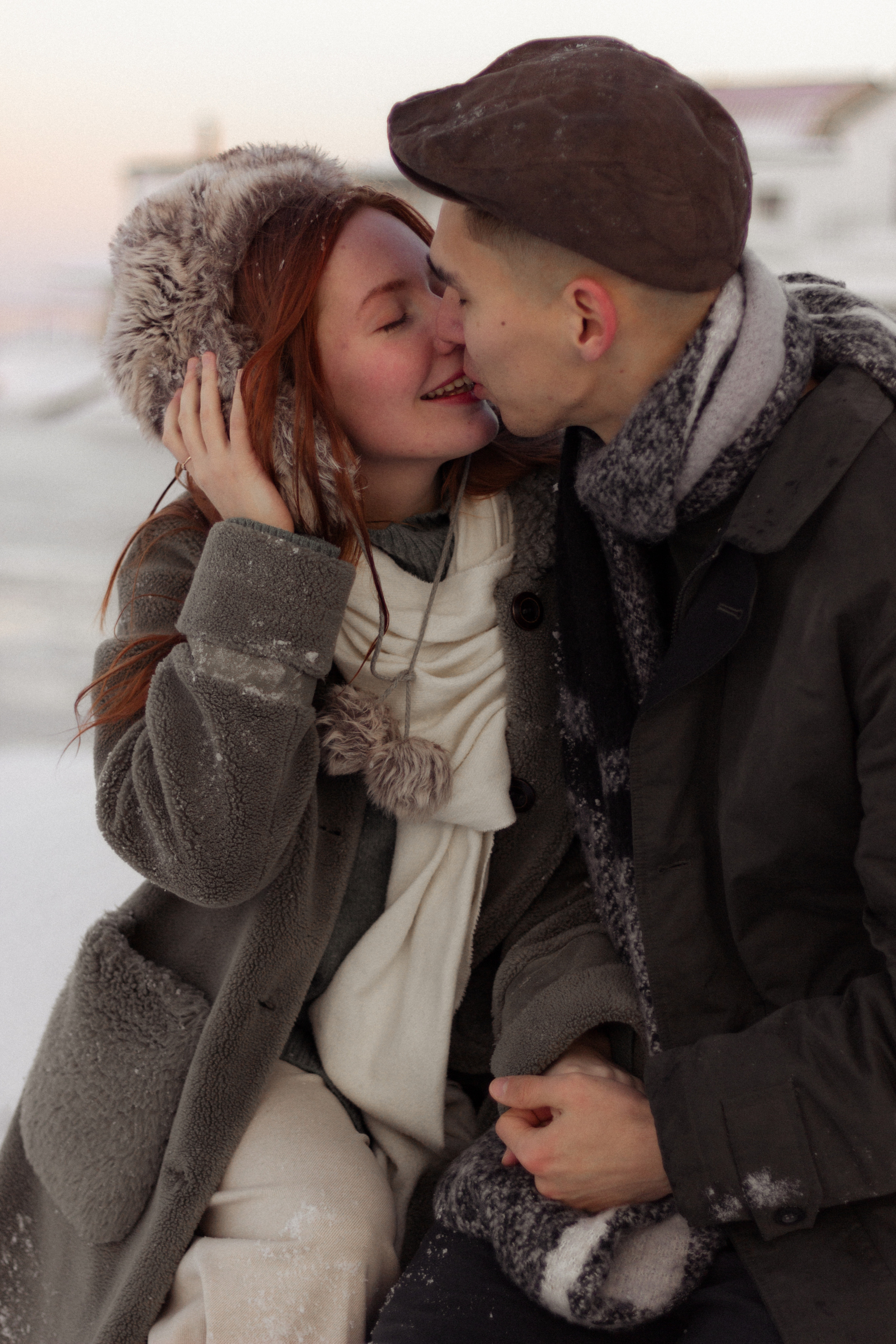 Фотосессия lovestory в снежном лесу в Калининграде. Портретный фотограф в Калининграде Рита Холодова