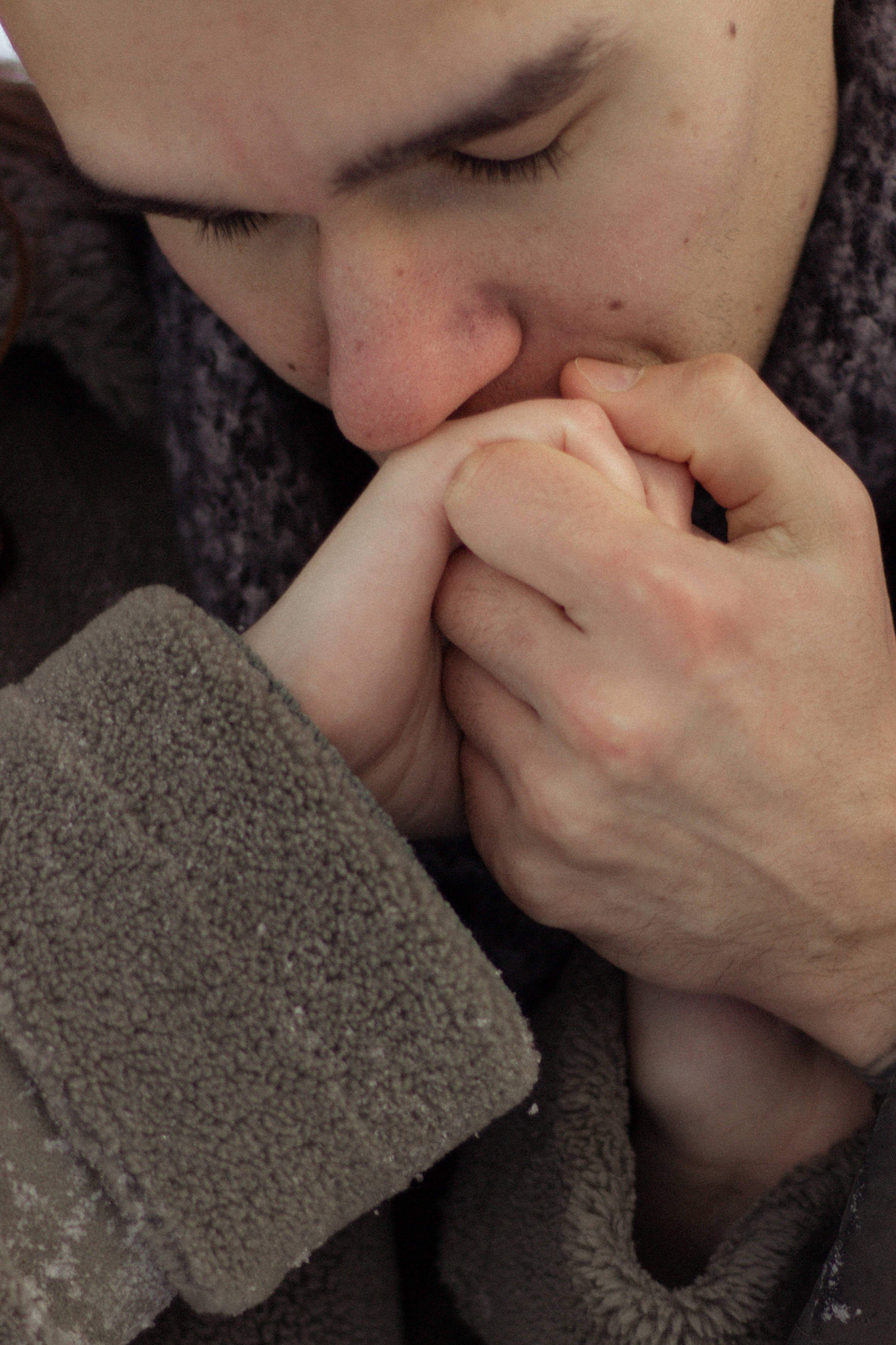 Фотосессия lovestory в снежном лесу в Калининграде. Портретный фотограф в Калининграде Рита Холодова