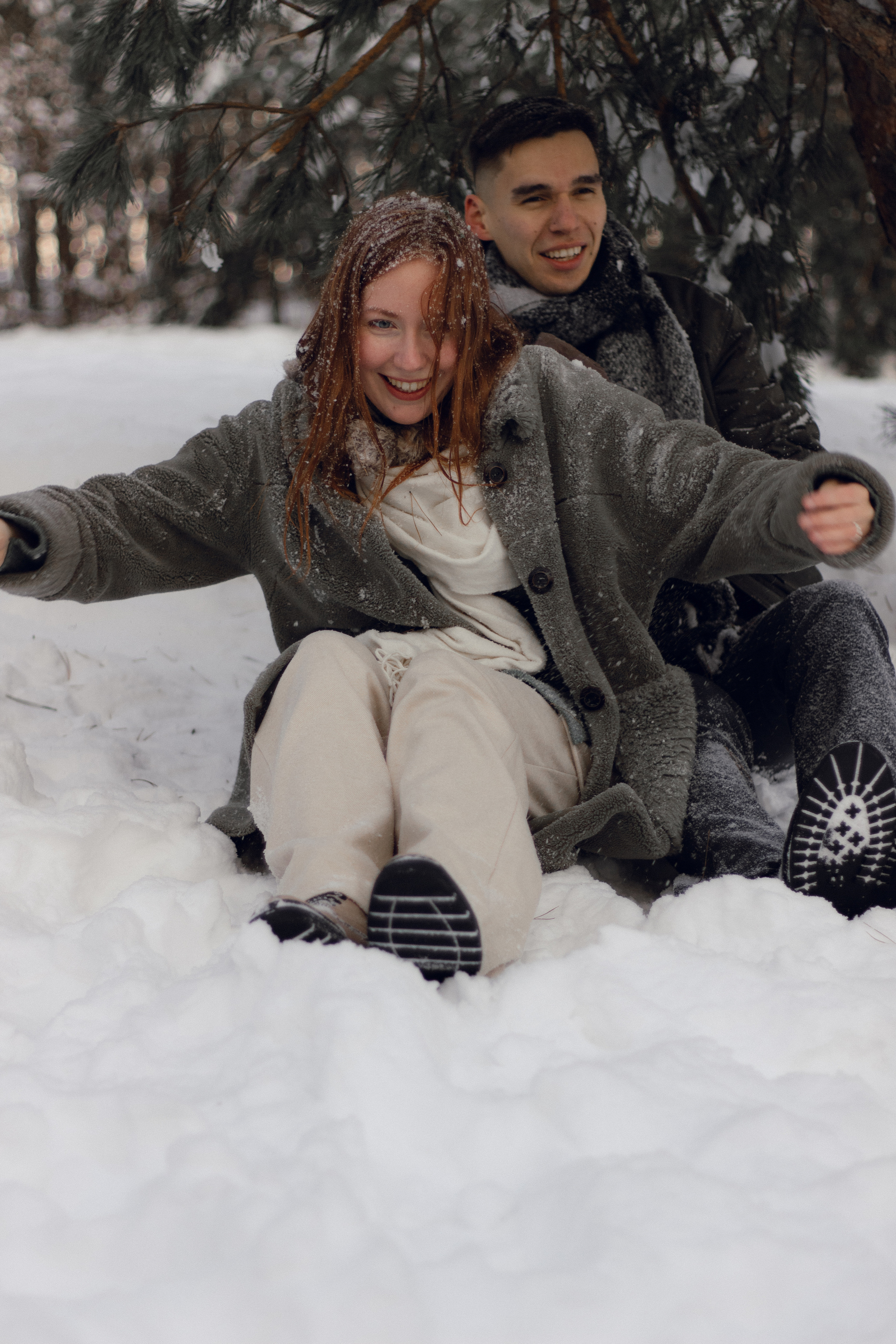 Фотосессия lovestory в снежном лесу в Калининграде. Портретный фотограф в Калининграде Рита Холодова