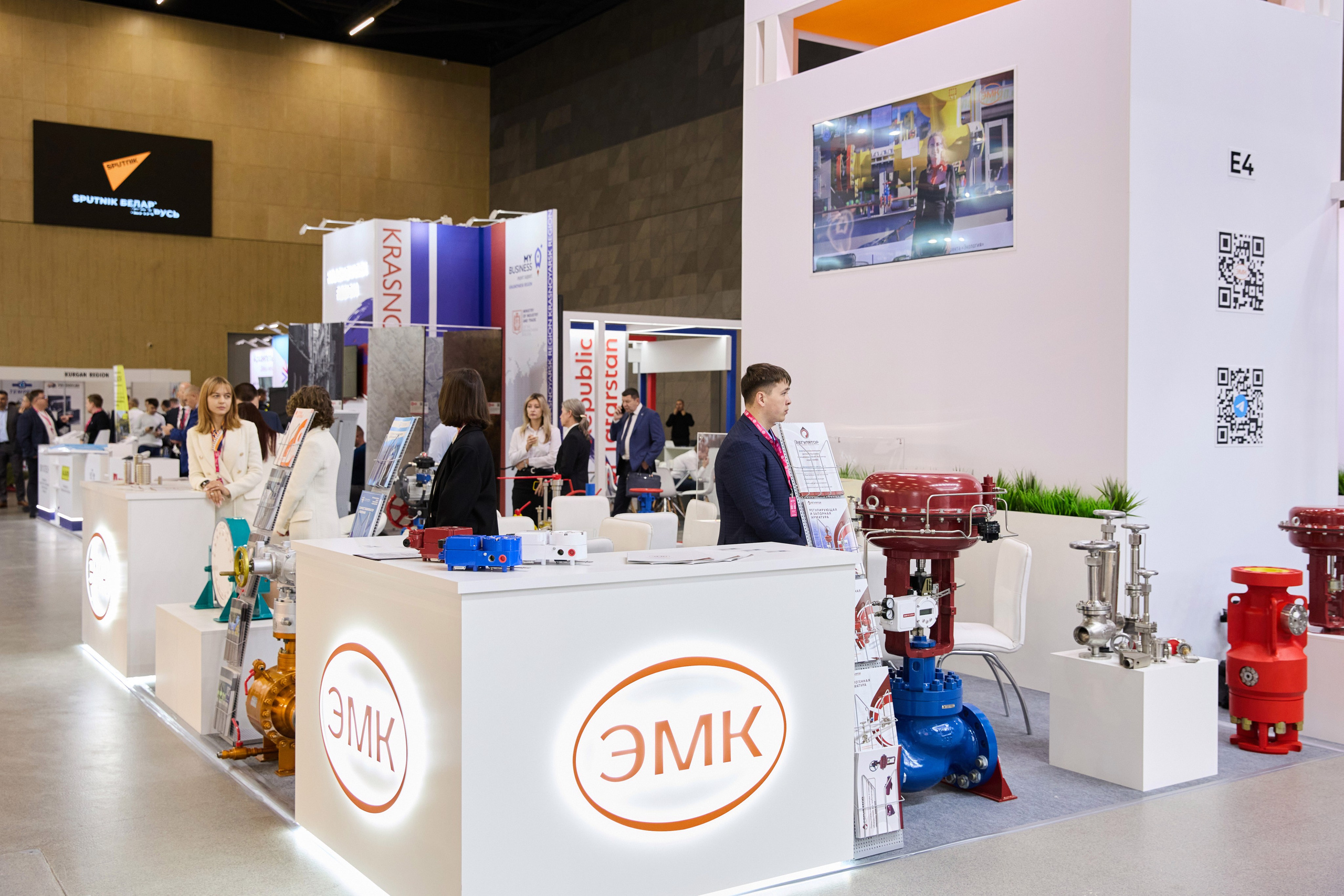 Выставка. Свадебная, репортажная фотосъемка и видеосъемка в Минске. Илья и Юлия Ширмановы. Фотограф | Видеограф | Минск