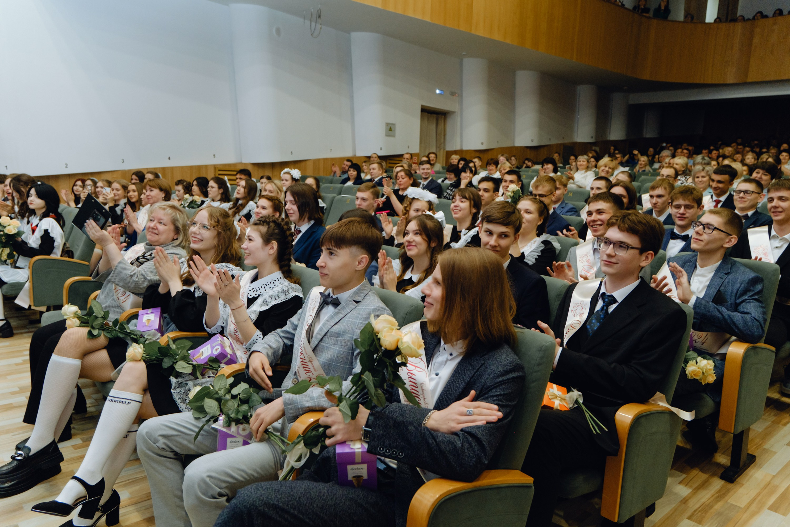 Последний звонок 11 класс. Фотограф Софья Володкина