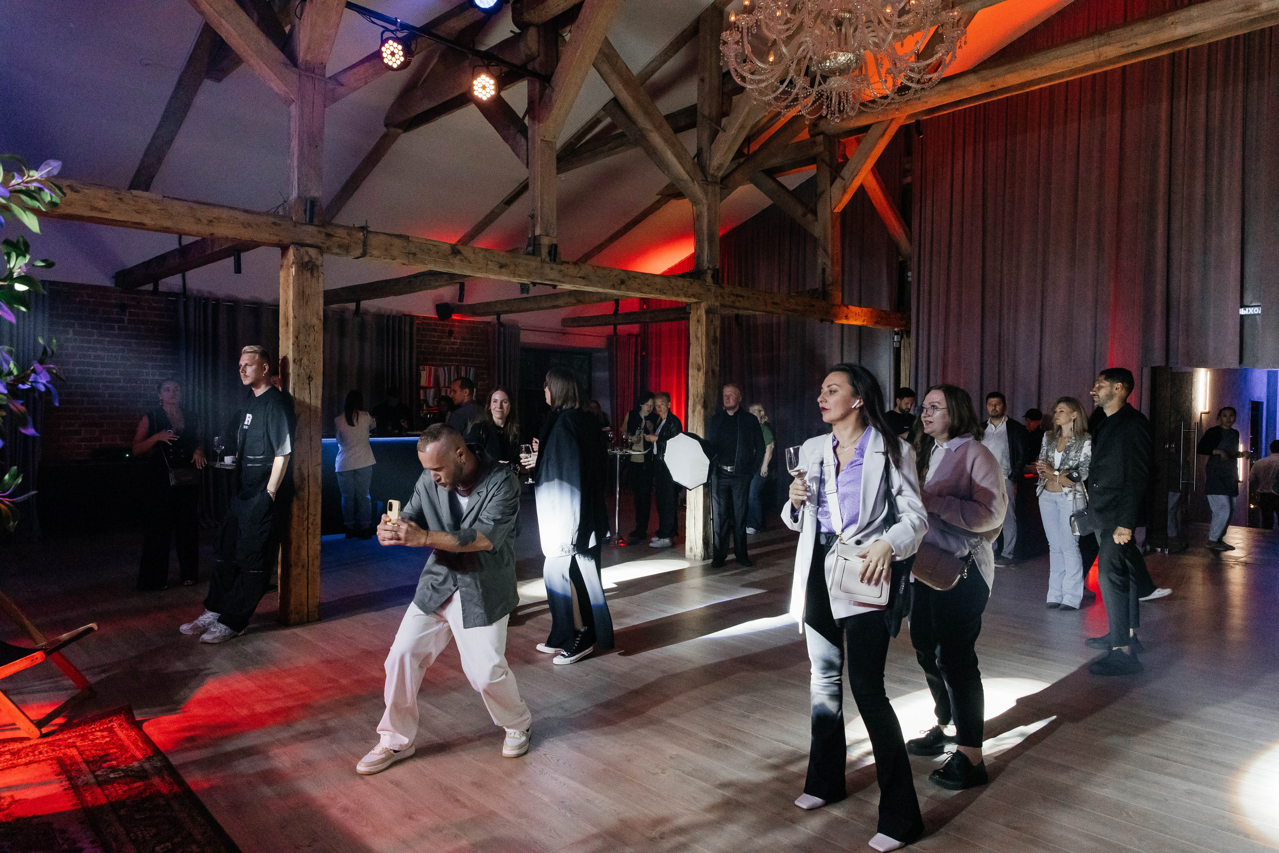 Вечеринка «Для своих» в Svoy Loft. Фотограф в Москве Яна Полосина