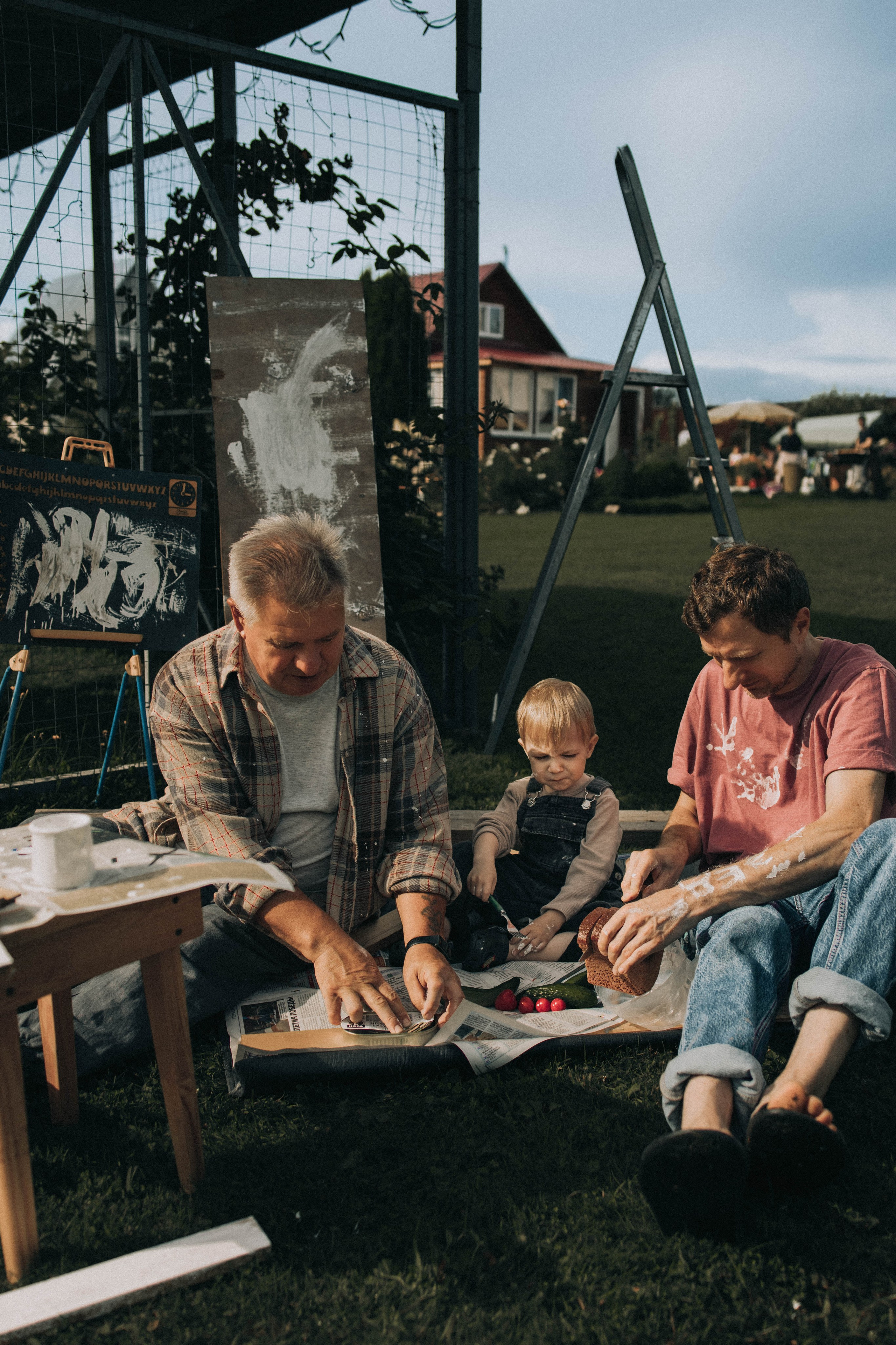 Стройка с дедом. Фотограф lifestylе в Москве Пшеничная Анастасия