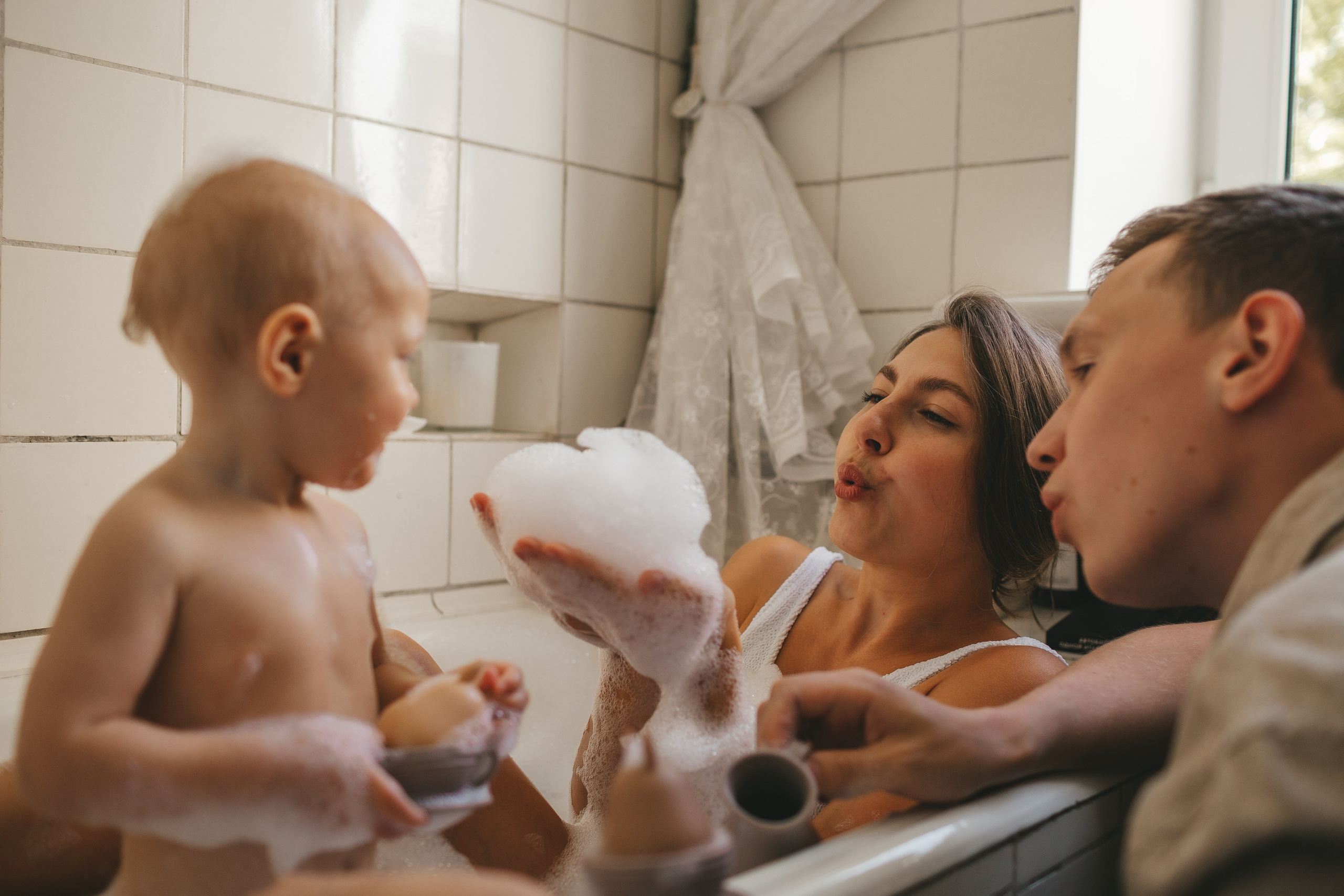 Стас, Даша и Ева (купание в ванной). Семейный и детский фотограф и видеограф в Москве, Дрокина Наталья