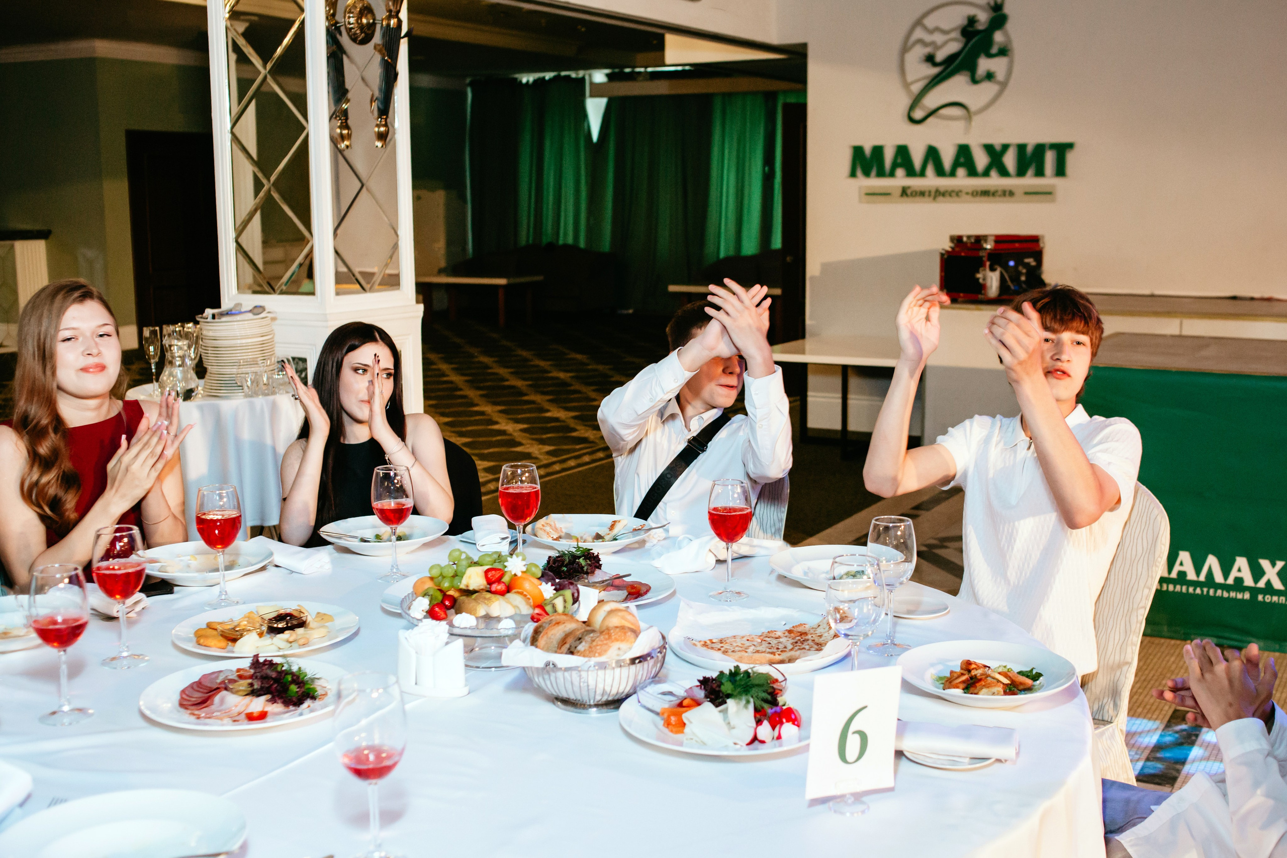 Выпускной 2025 (9класс) 124 школа. Фотограф в Челябинске Ополихина Анна