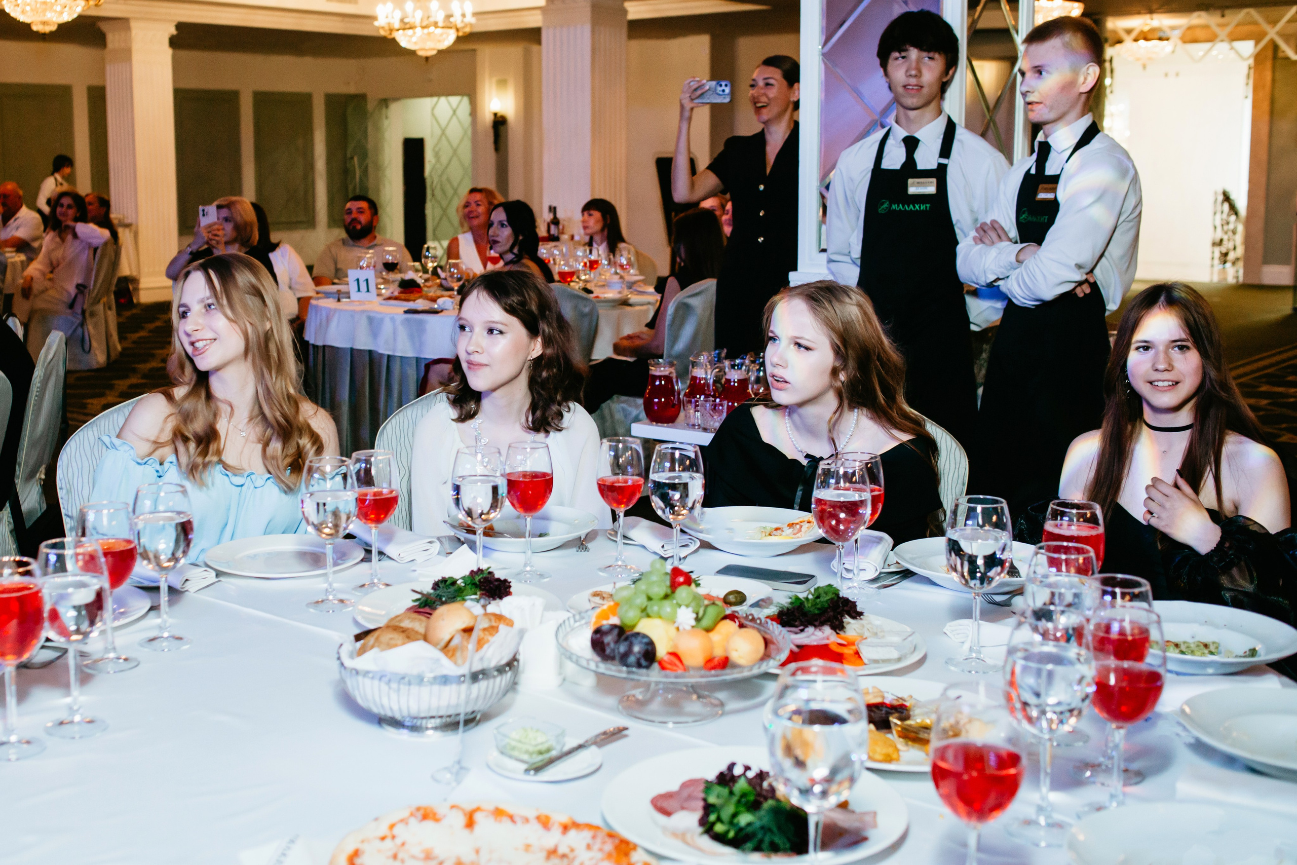 Выпускной 2025 (9класс) 124 школа. Фотограф в Челябинске Ополихина Анна