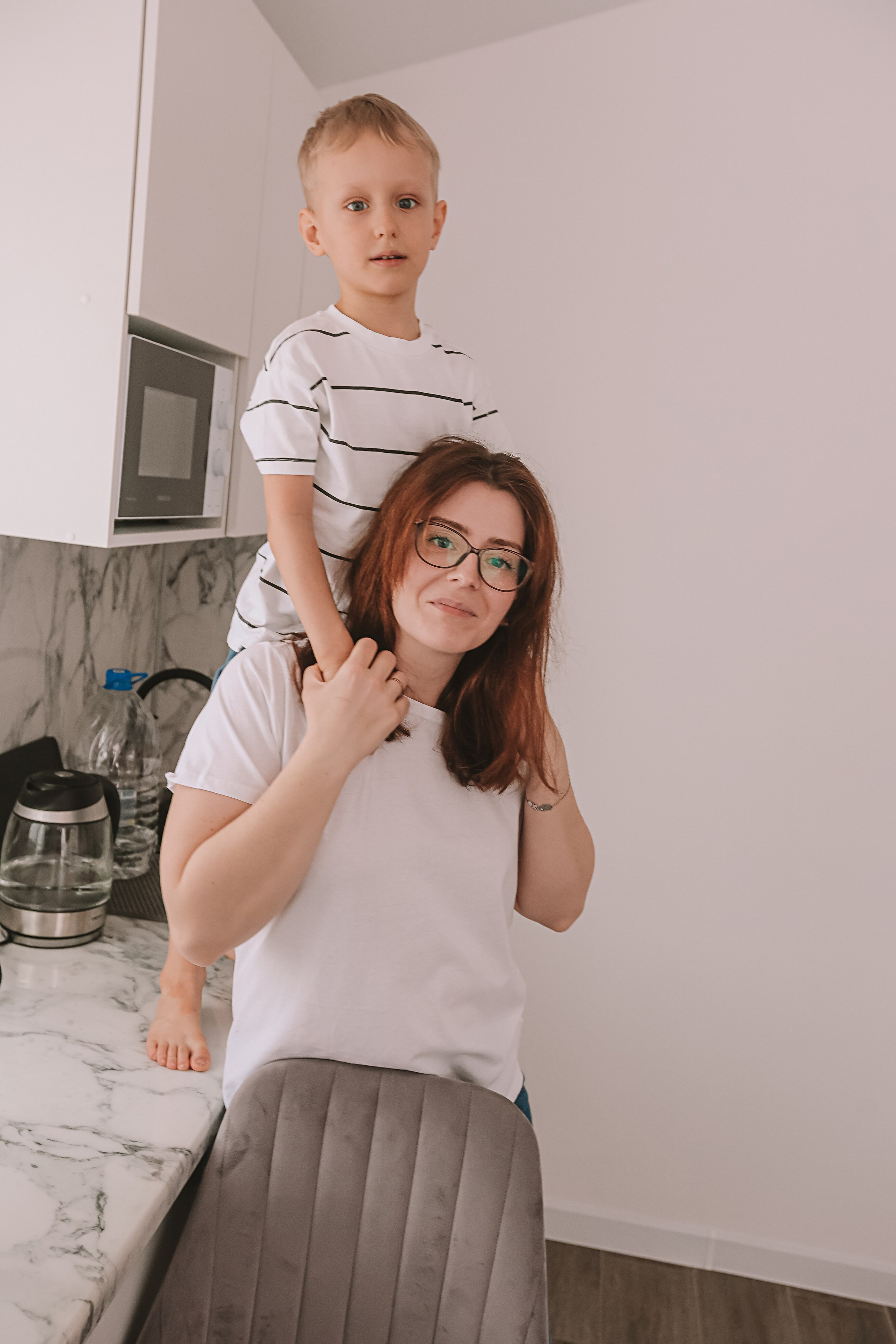 Семейная в домике (репортаж). Семейный фотограф Тюмень, фотограф на роды Салмина Мария