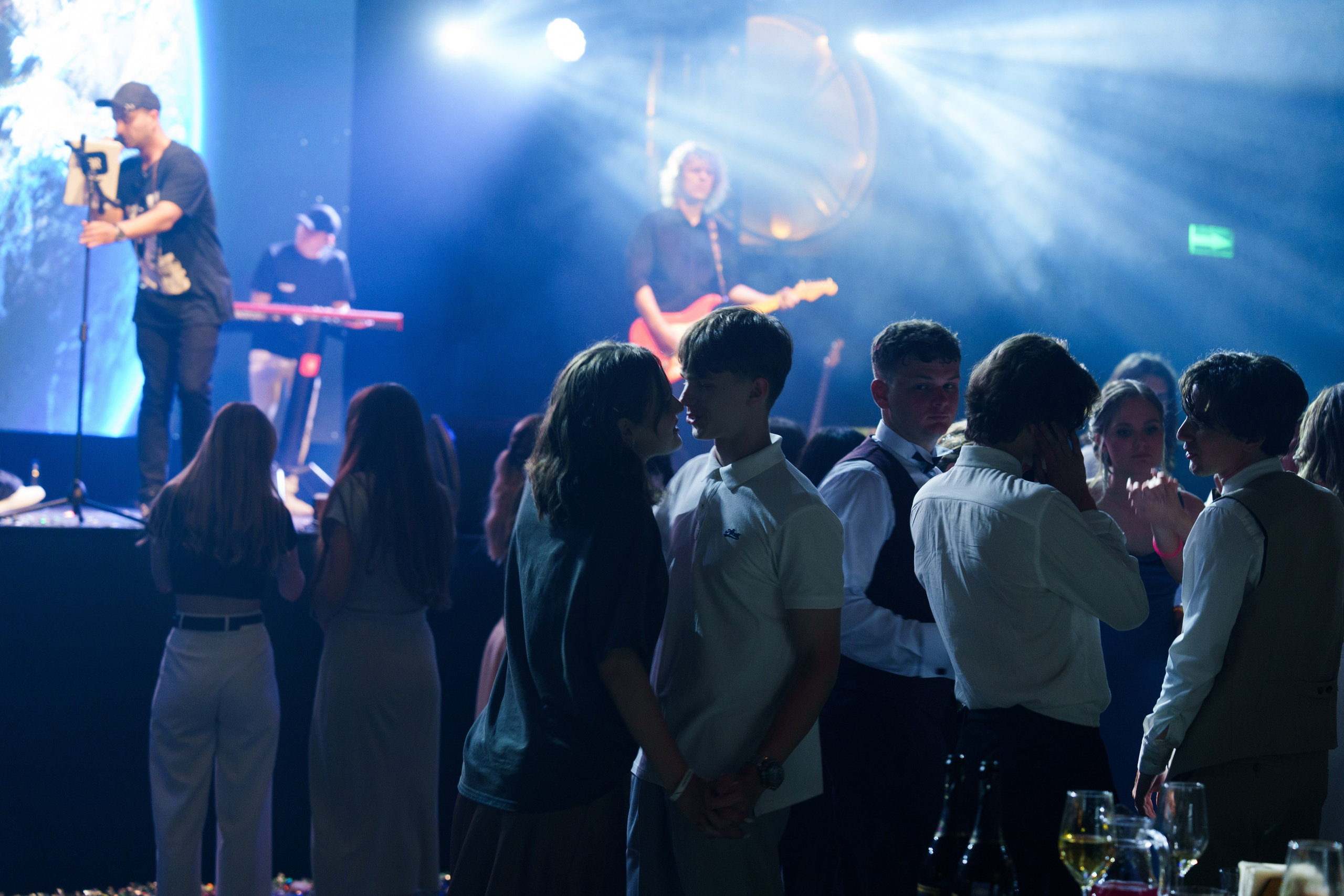 Выпускной Гимназия 7. Свадебный и репортажный фотограф Элина Козырьянова