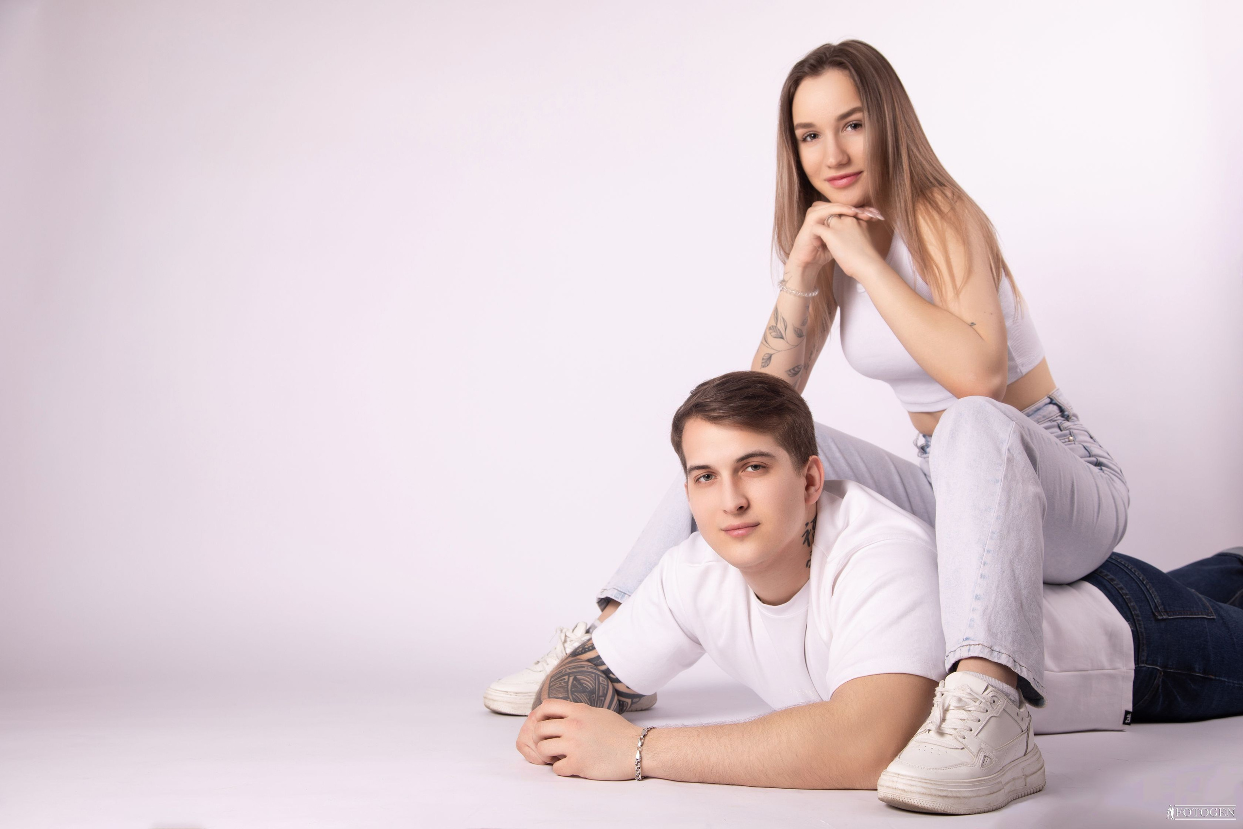 Подарочный сертификат на фотосессию в Краснодаре - романтическая love story в студии