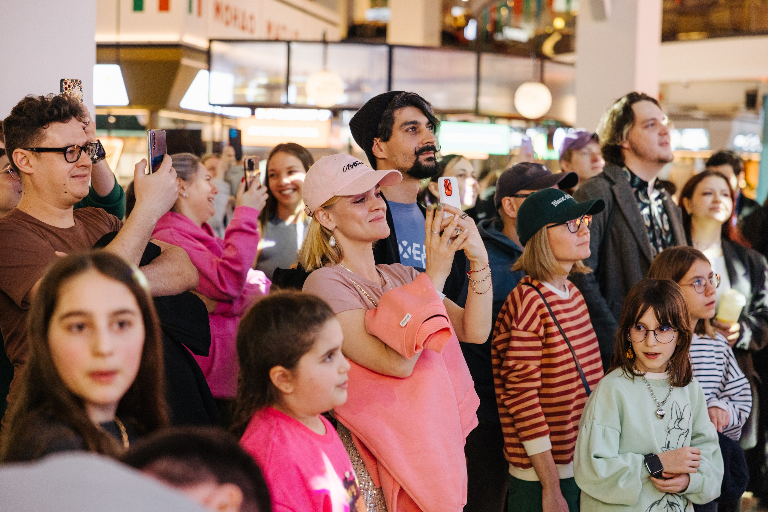2–3 марта 2024 в пространстве «Три вокзала. Депо» / День 1 / фото Валерий Белобеев. Фотоотчеты «Ламбада-маркета»