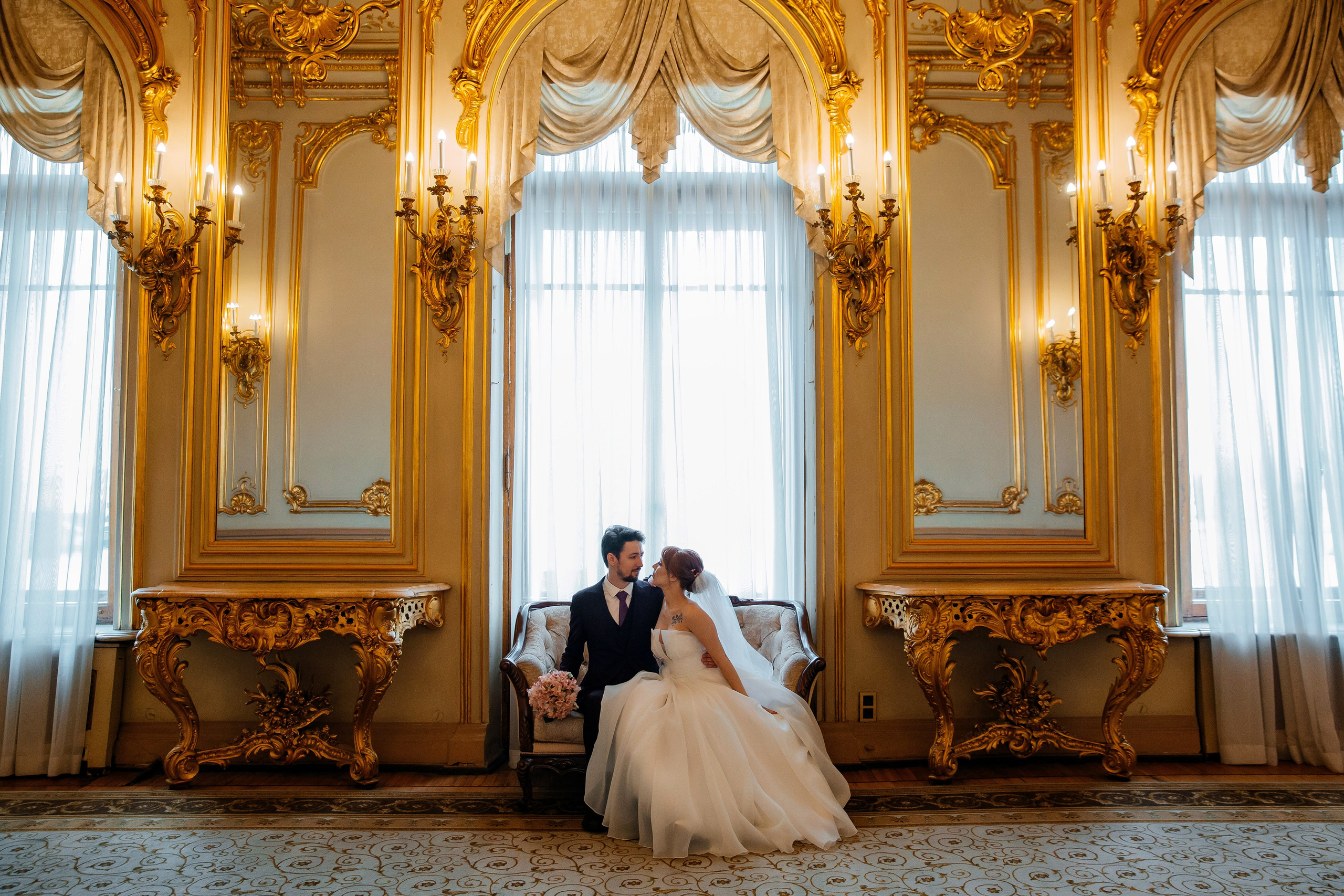 Первый ЗАГС и Фотосессия на Витебском в апреле. Свадебный фотограф в Санкт-Петербурге Вика Стукачева