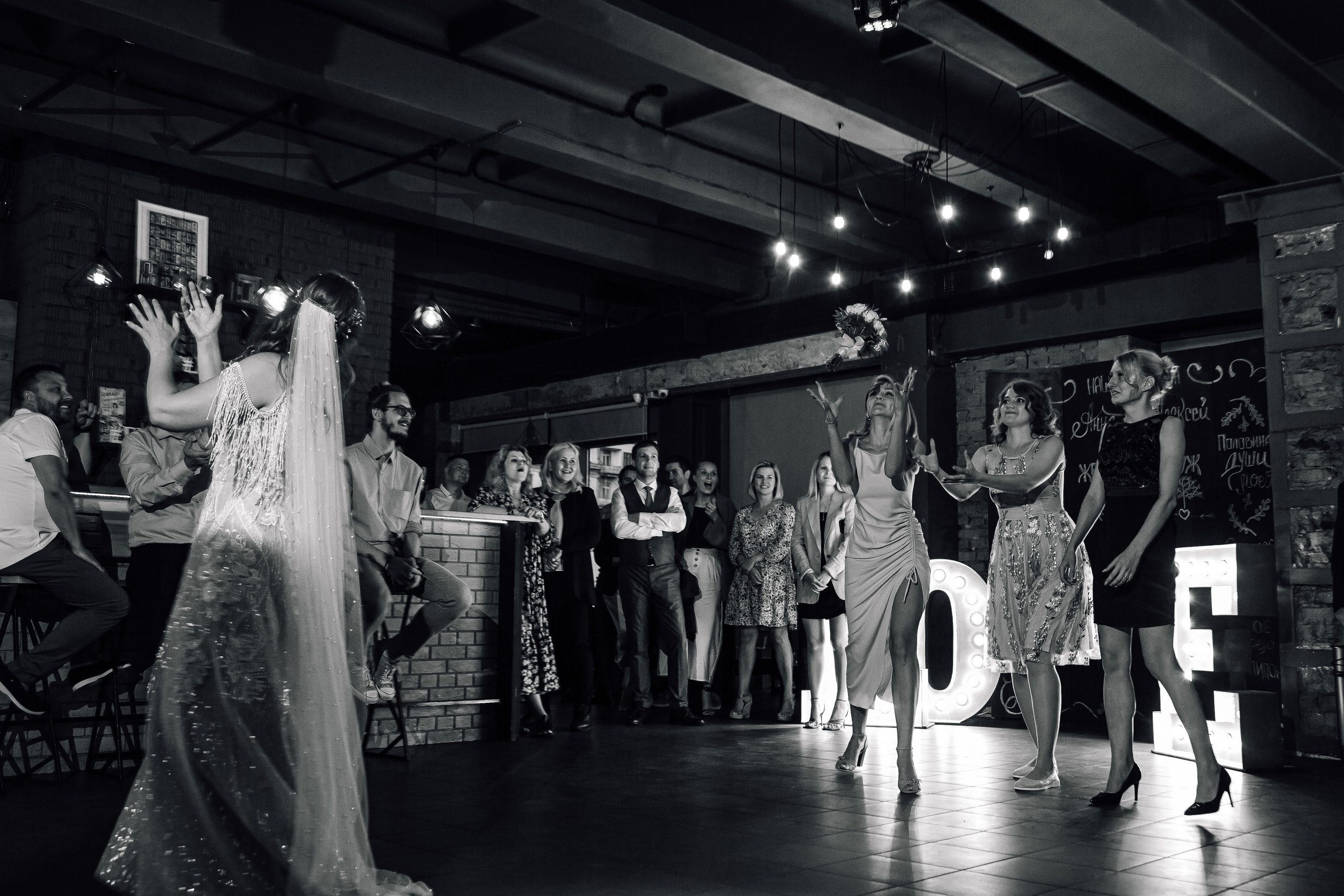 Свадьба на крыше. Свадебный Семейный Репортажный фотограф в Москве