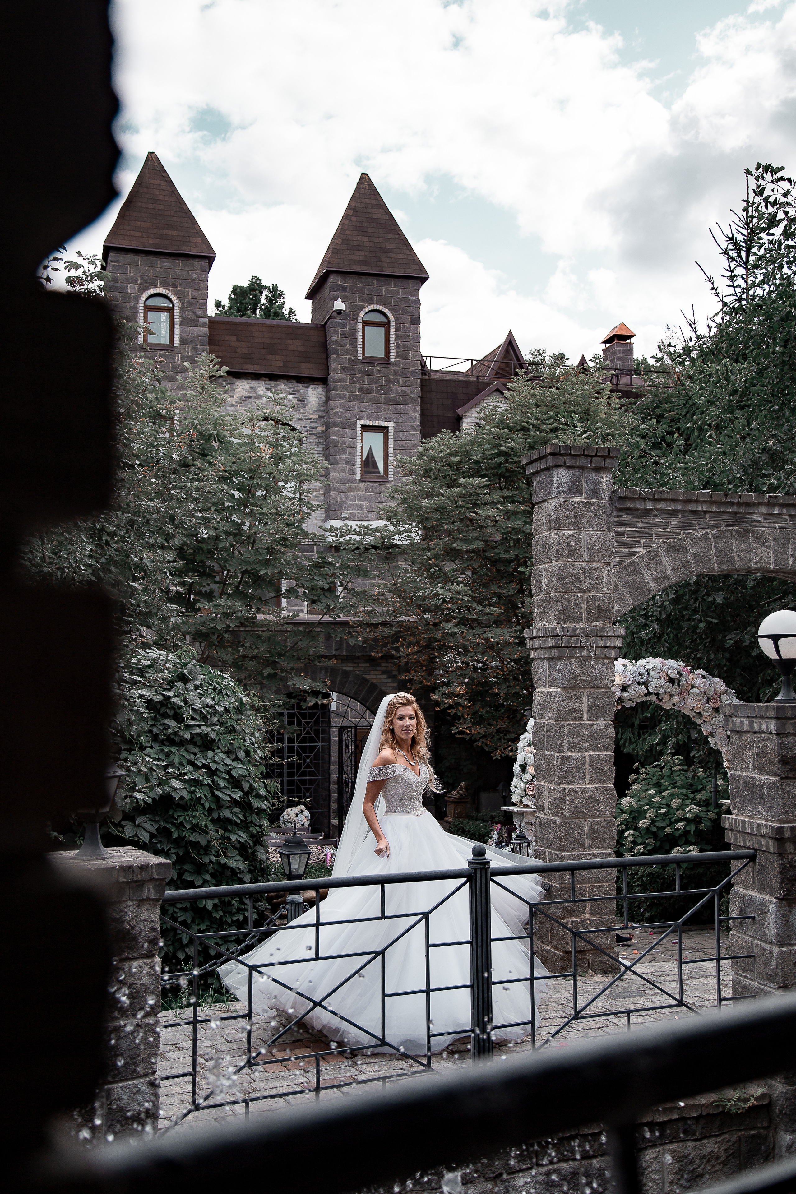 Свадьба в замке. Свадебный Семейный Репортажный фотограф в Москве