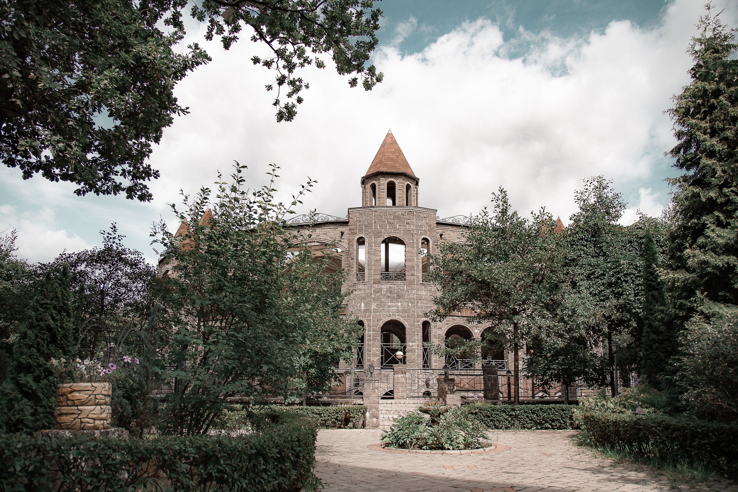 Свадьба в замке. Свадебный Семейный Репортажный фотограф в Москве