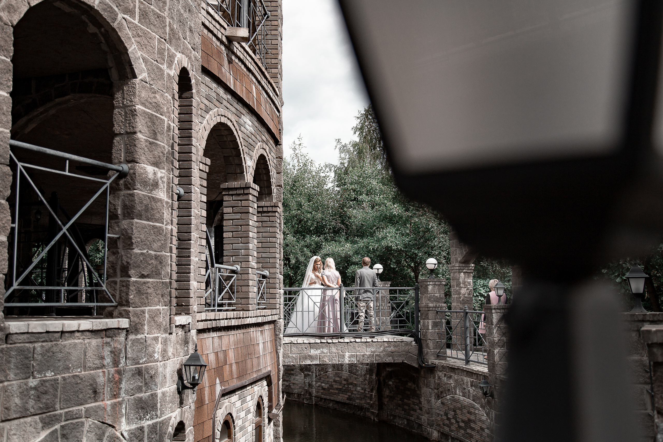 Свадьба в замке. Свадебный Семейный Репортажный фотограф в Москве