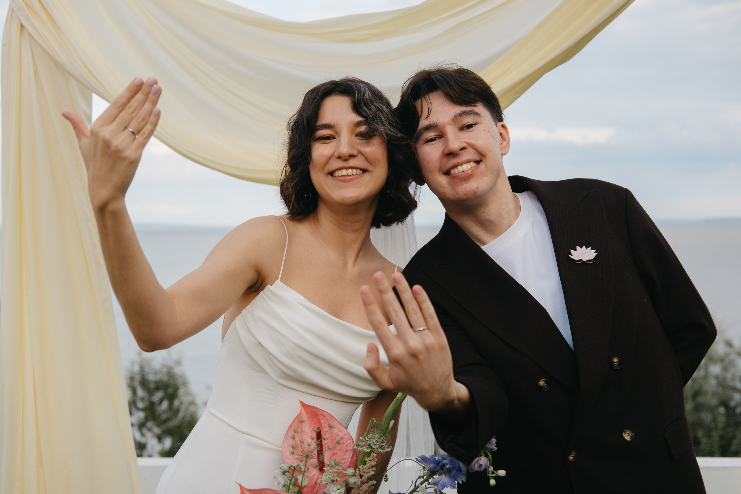 Молодые счастливые. Обо мне