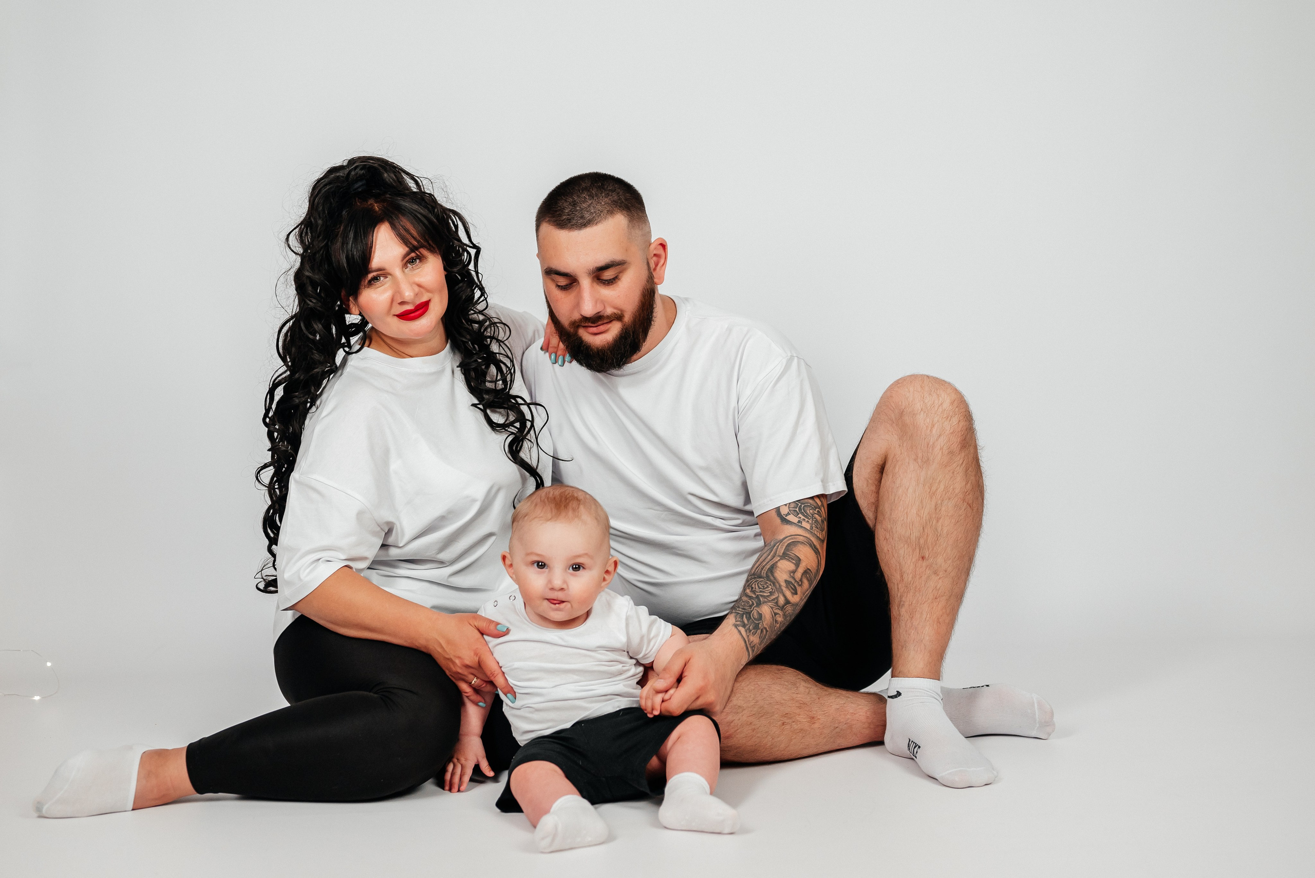 На белом фоне. Семейный фотограф в Краснодаре