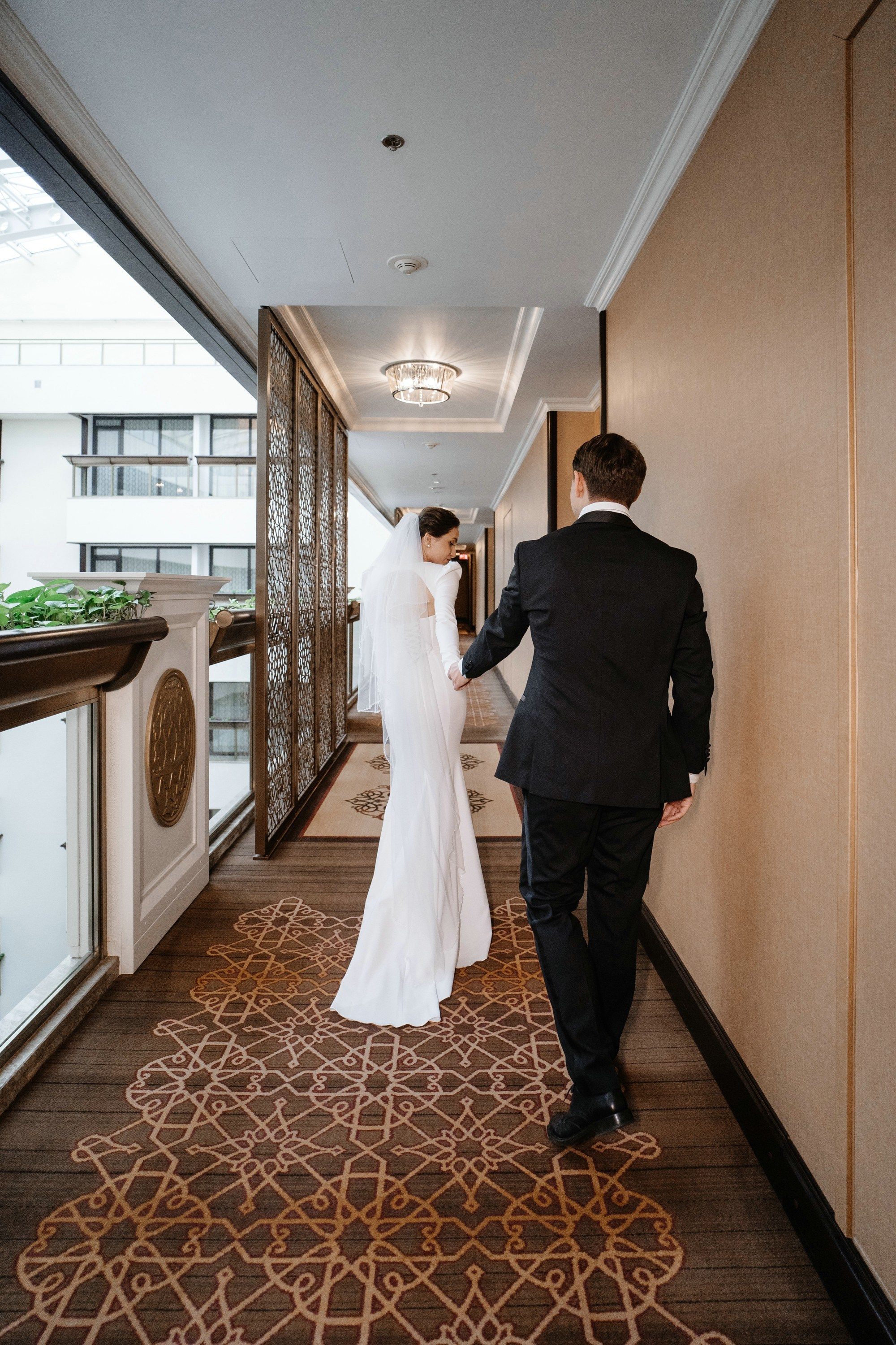 Фотосессия свадьбы в Lotte Plaza. Свадебный и семейный фотограф в Москве Светлана Зоткина