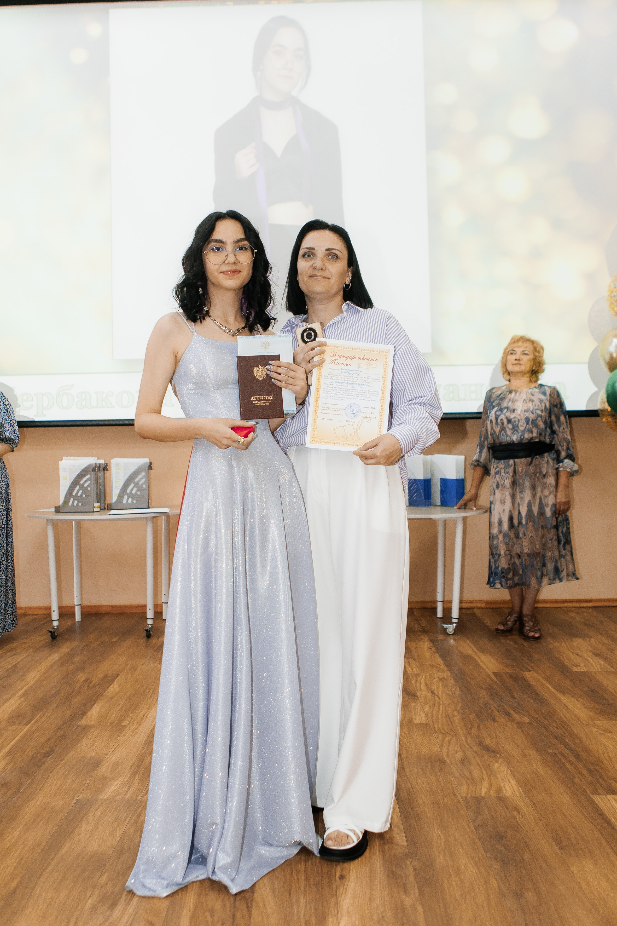 Выпускной Гимназия 12 2024 г. Свадебный и портретный Фотограф в Липецке Дмитрий Котюков