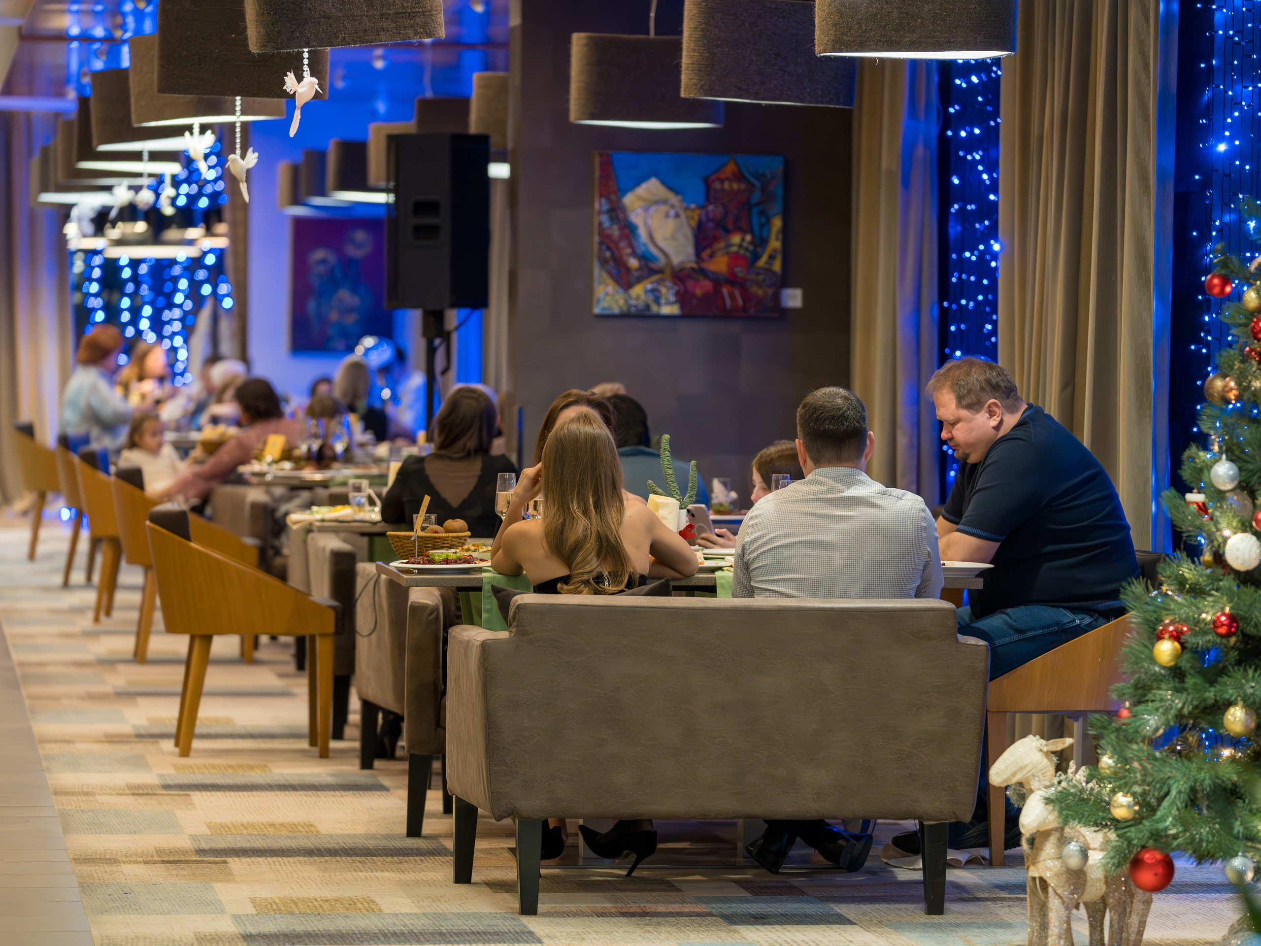 Новый год 2024 в ресторане Эрбелия. Репортажный фотограф в Красной Поляне и Сочи Павлюченко Екатерина