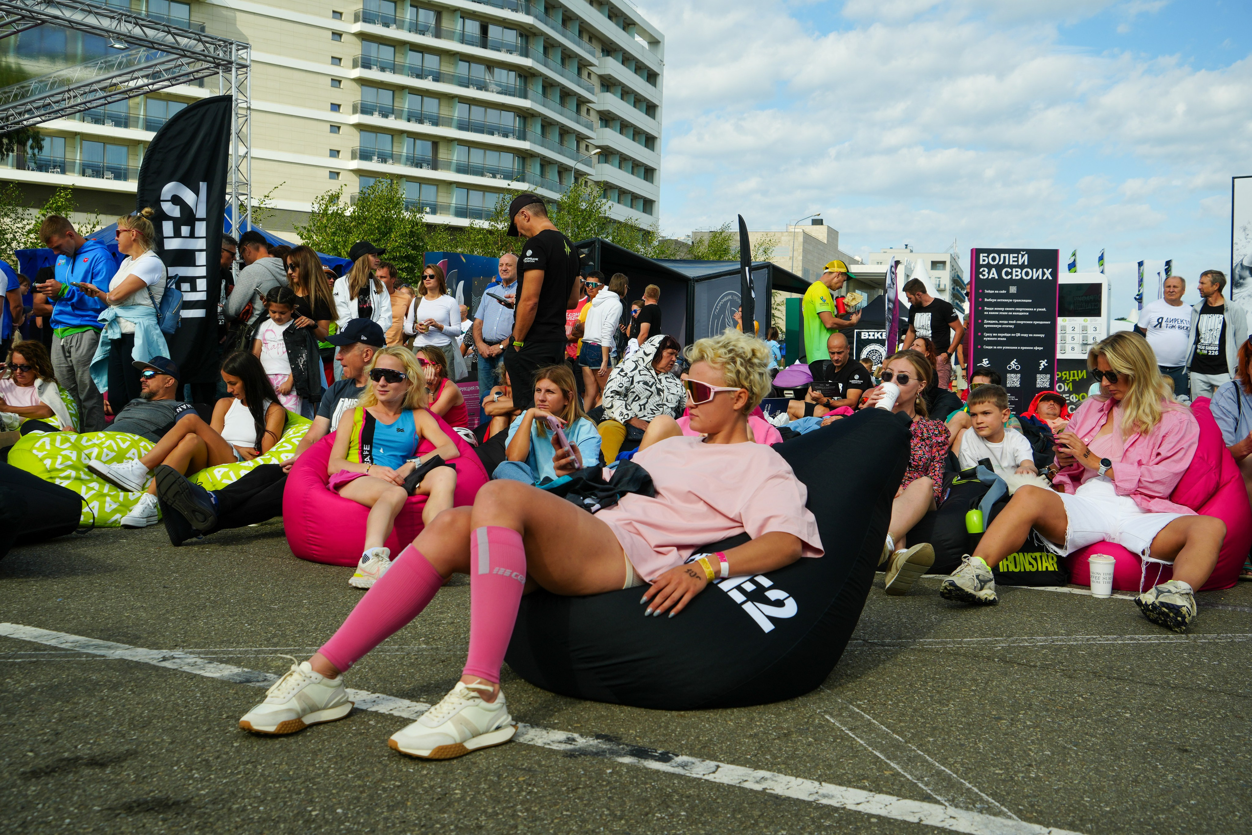 Фотоотчет партнерской интеграции для компании TELE2 на фестивале Ironstar. Репортажный фотограф в Красной Поляне и Сочи Павлюченко Екатерина