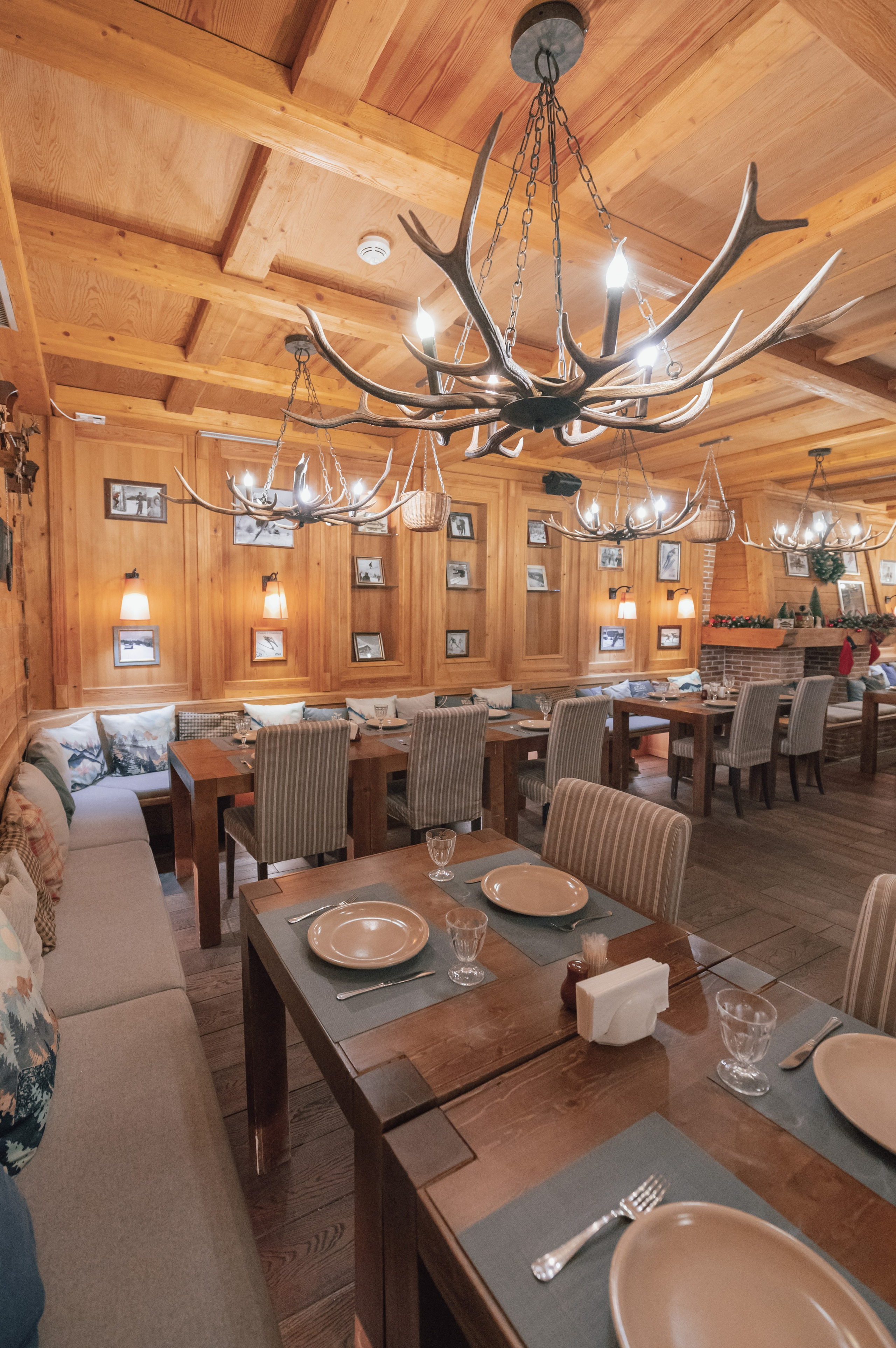 Ресторан «Шале» на курорте Газпром Поляна. Репортажный фотограф в Красной Поляне и Сочи Павлюченко Екатерина