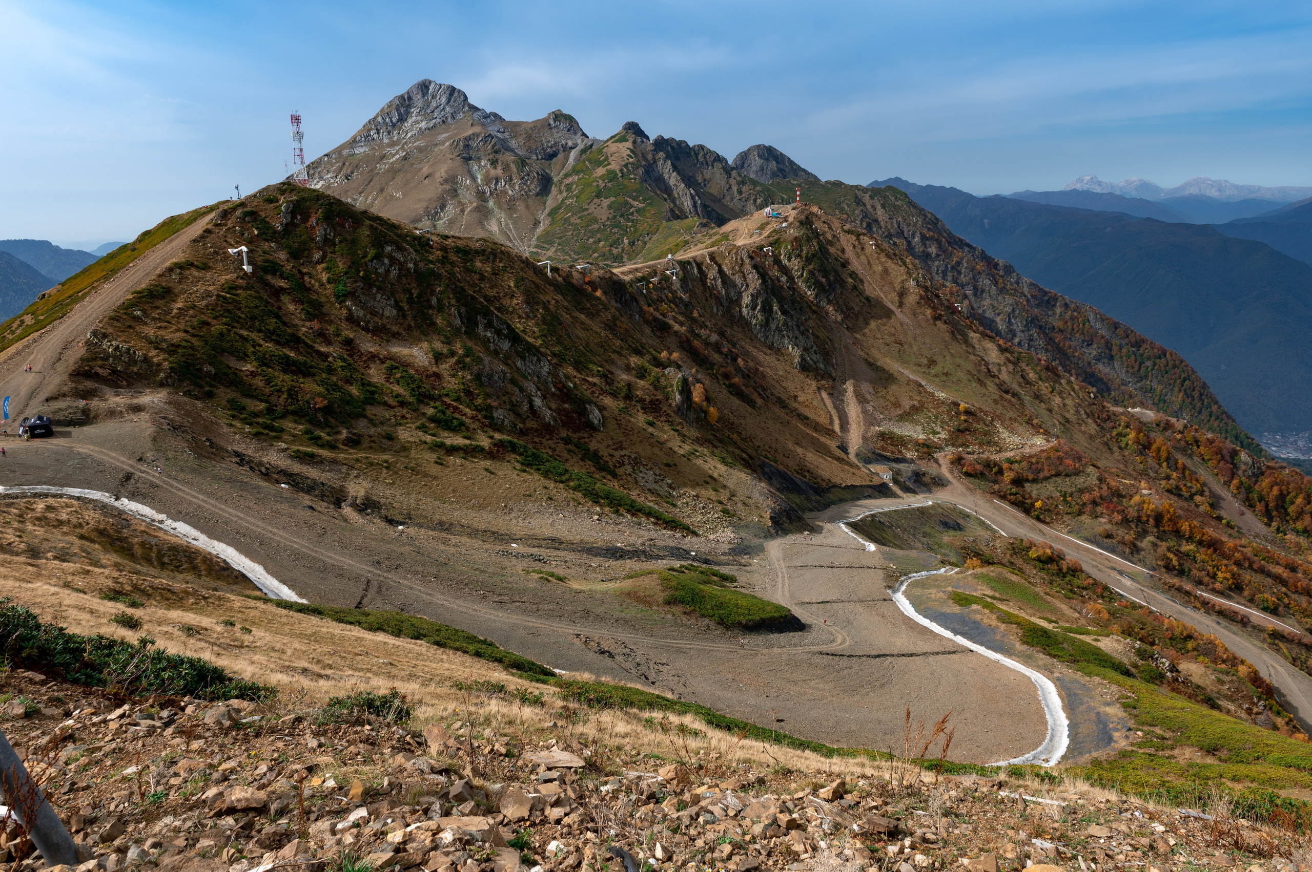 Хайкинг по трем курортам Красной Поляны 2022. Репортажный фотограф в Красной Поляне и Сочи Павлюченко Екатерина