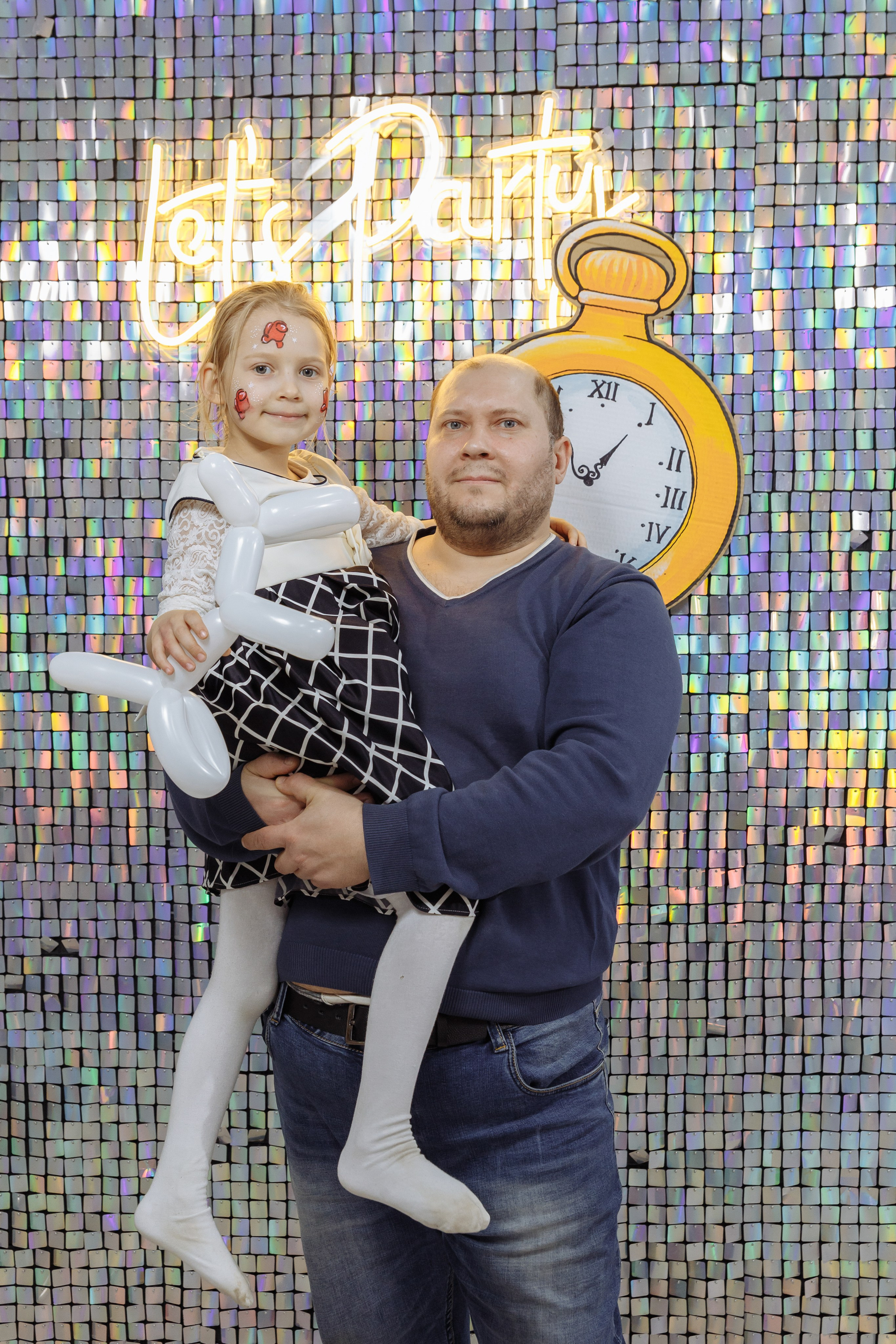 Олеся празднует свое 6 летие в компании Алисы, Чеширского кота и друзей. Событийный фотограф Максим Бескоровайновнов