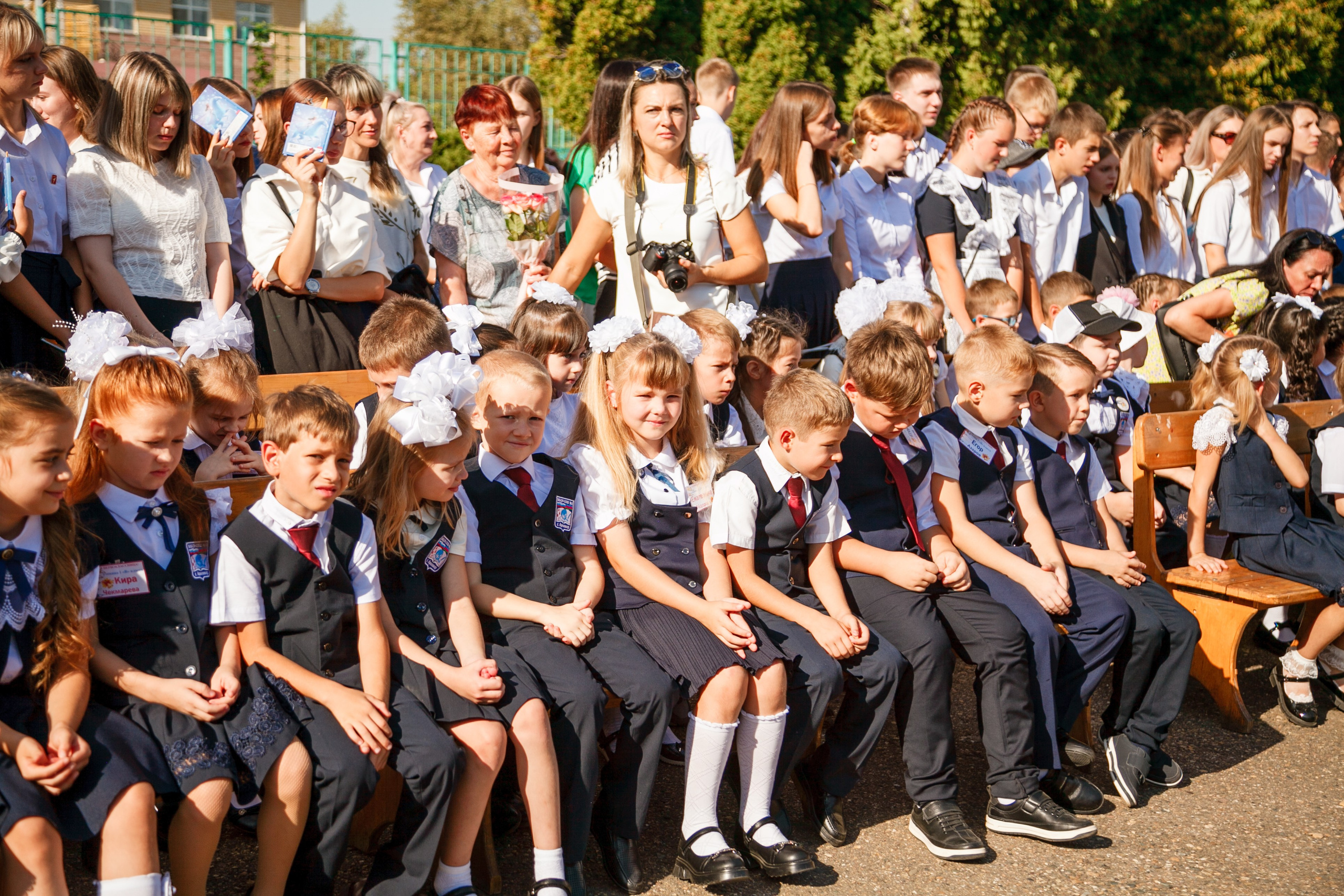 1 сентября линейка. Свадебный и семейный фотограф в Армавире