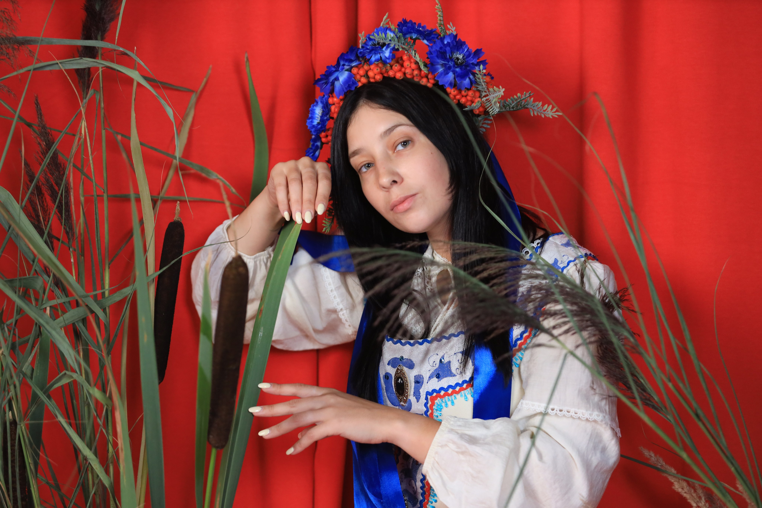 Кокошник и русские наряды. Съемка в студии под ваш запрос, студийные съемки, фотографии архитектурных объектов — Александр Евстигнеев — фотограф Москва