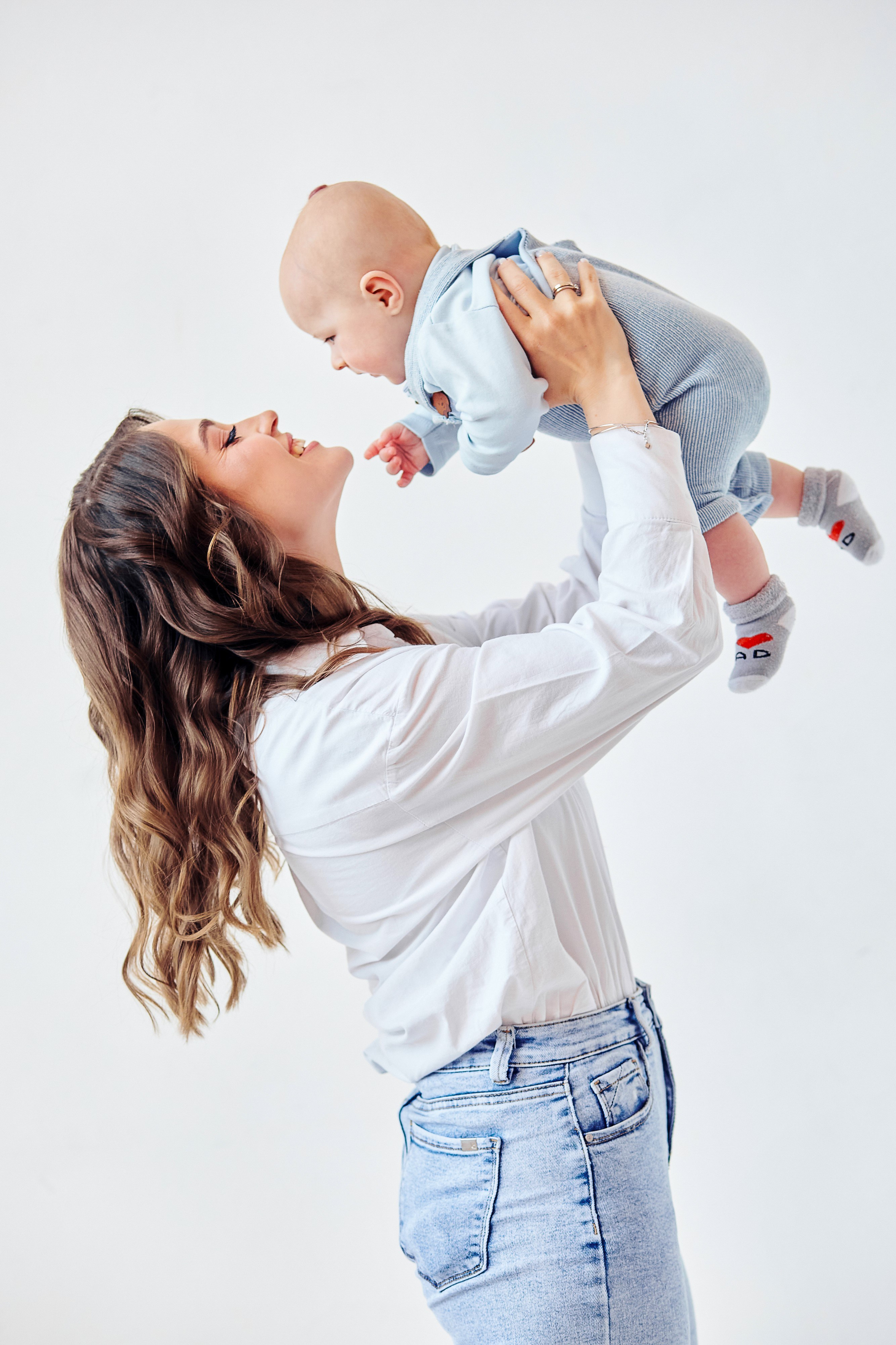 Студийная, белый зал для ребят. Детский семейный фотограф в Москве Светлана Микадзе