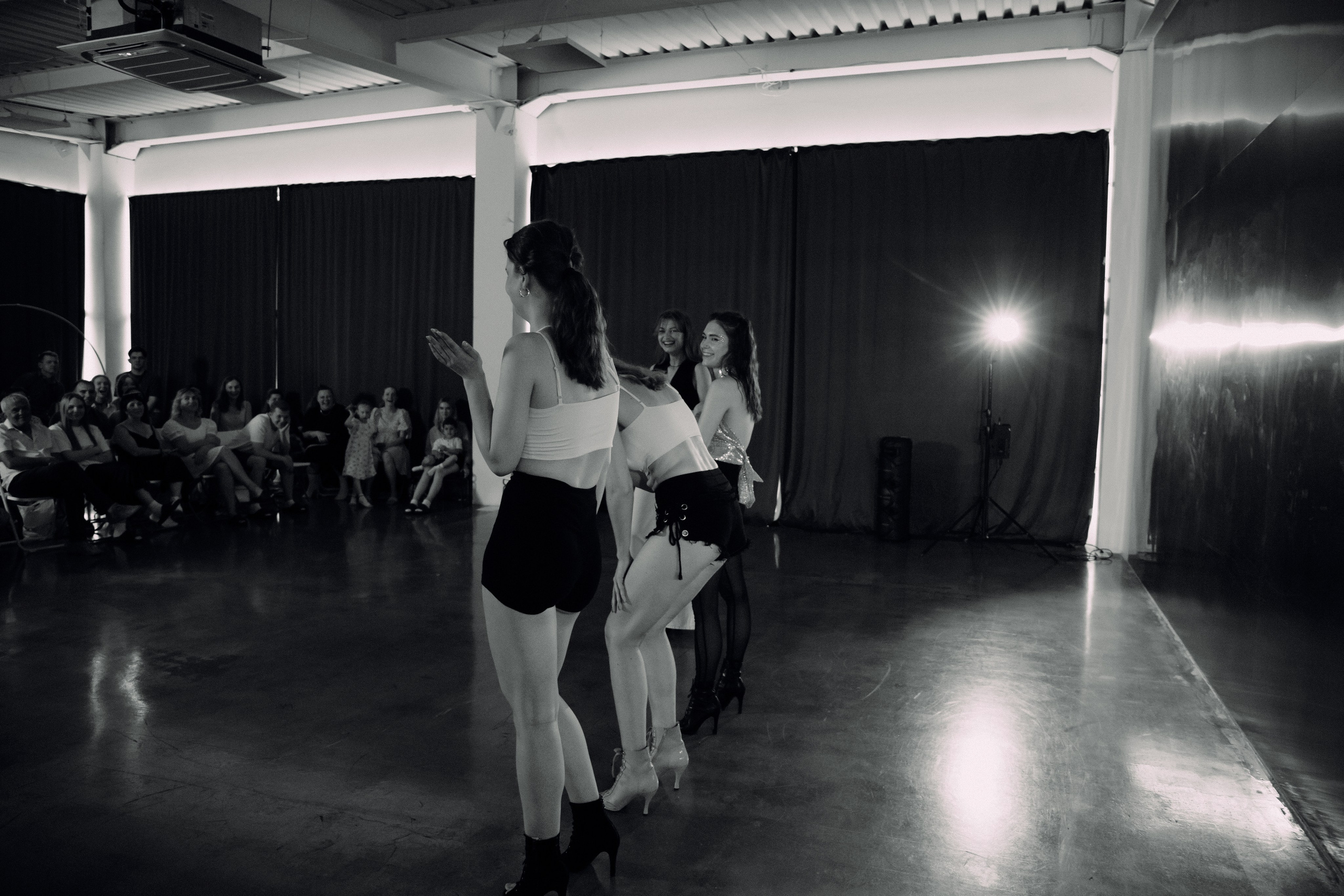 Отчетный концерт LUUNA. Свадебный и портретный фотограф в Новосибирске Любовь Исакова