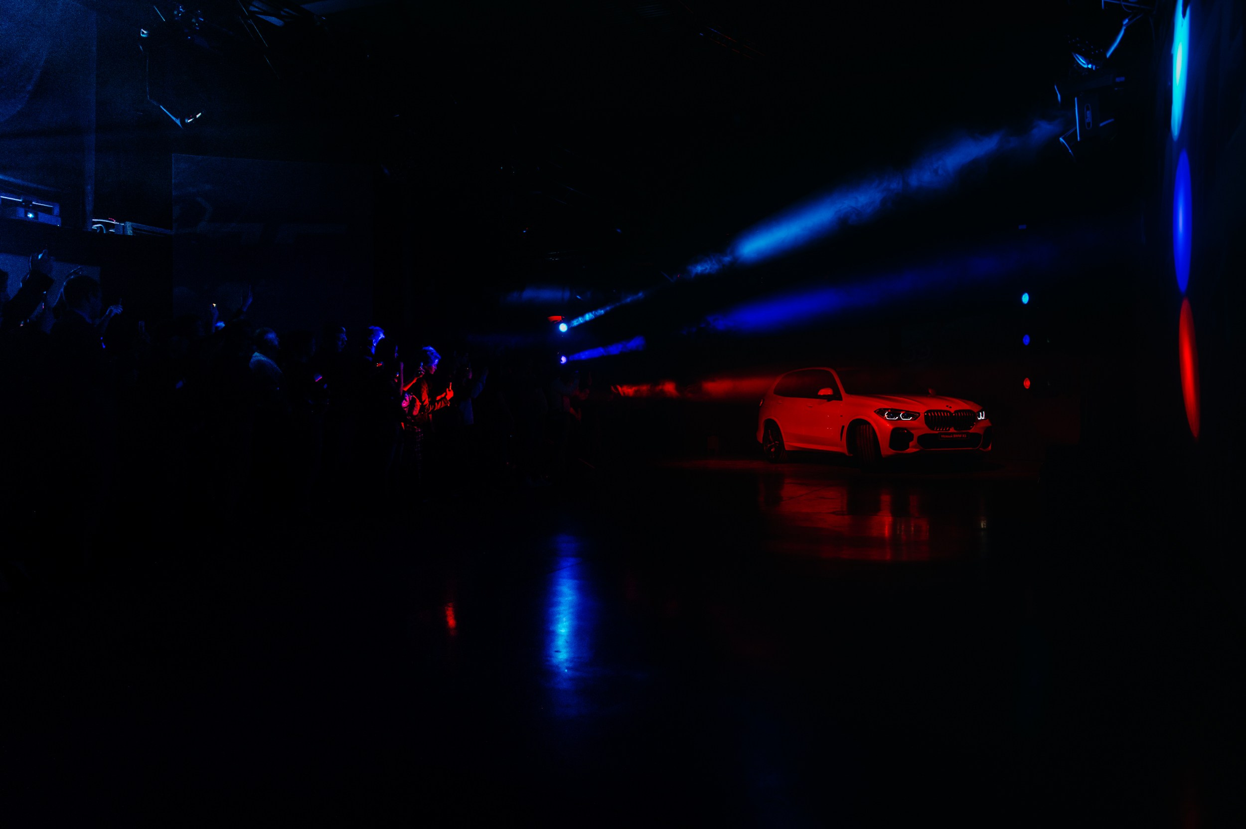 Презентация BMW 8. Свадебный фотограф в Москве Владимир Симонов