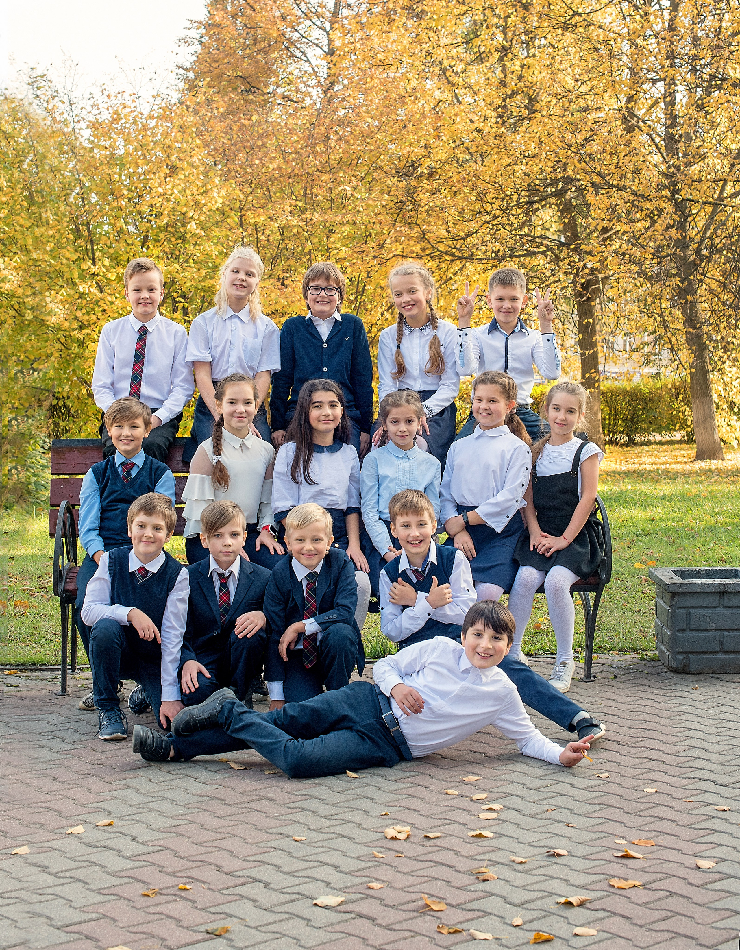 Пример съемки для выпускного альбома с наполнением «премиум». Выпускные альбомы для школ и детских садов в Иваново